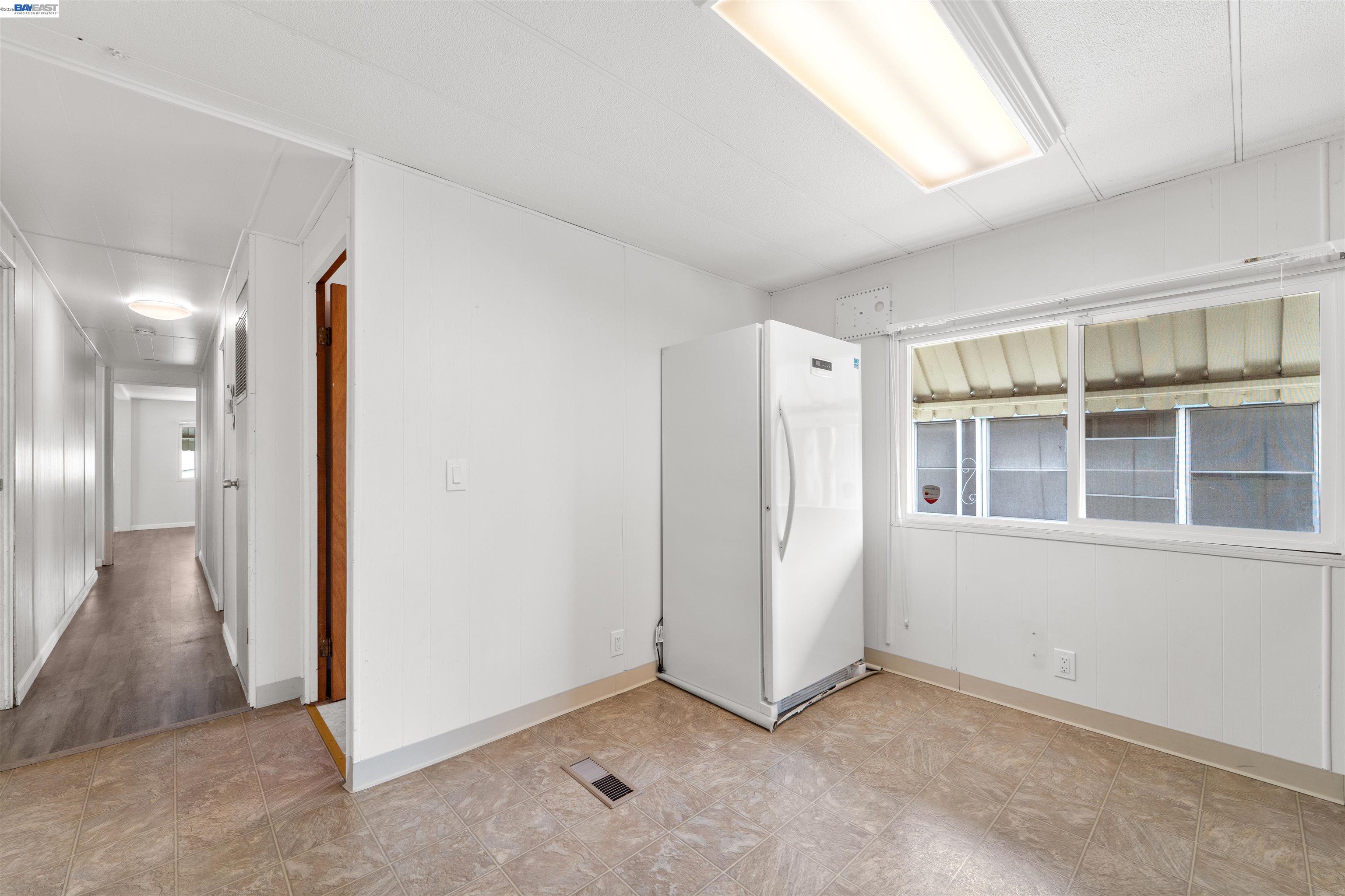 Detail Gallery Image 12 of 35 For 301 Maui Circle, Union City,  CA 94587 - 3 Beds | 2 Baths