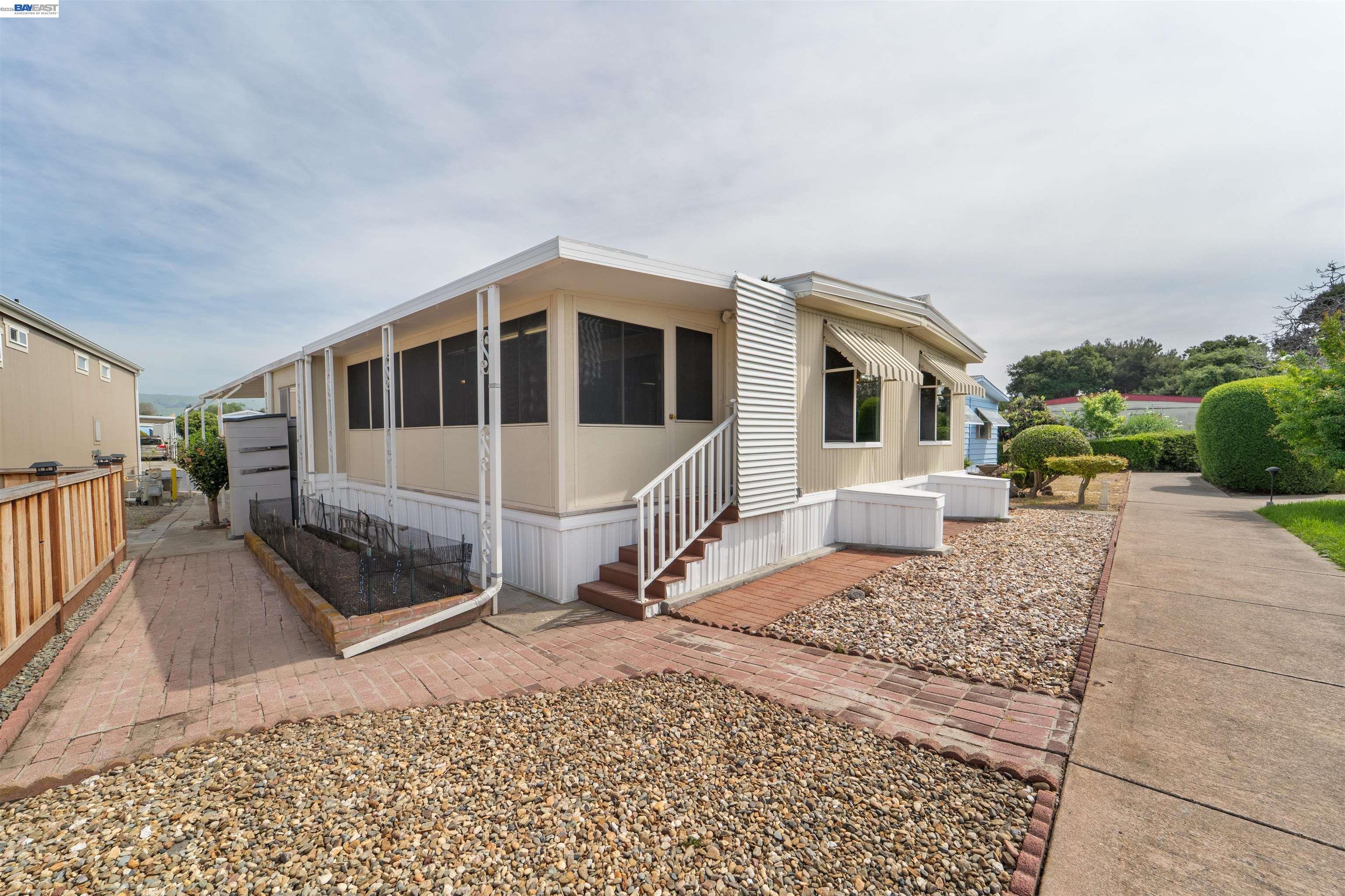 Detail Gallery Image 28 of 35 For 301 Maui Circle, Union City,  CA 94587 - 3 Beds | 2 Baths