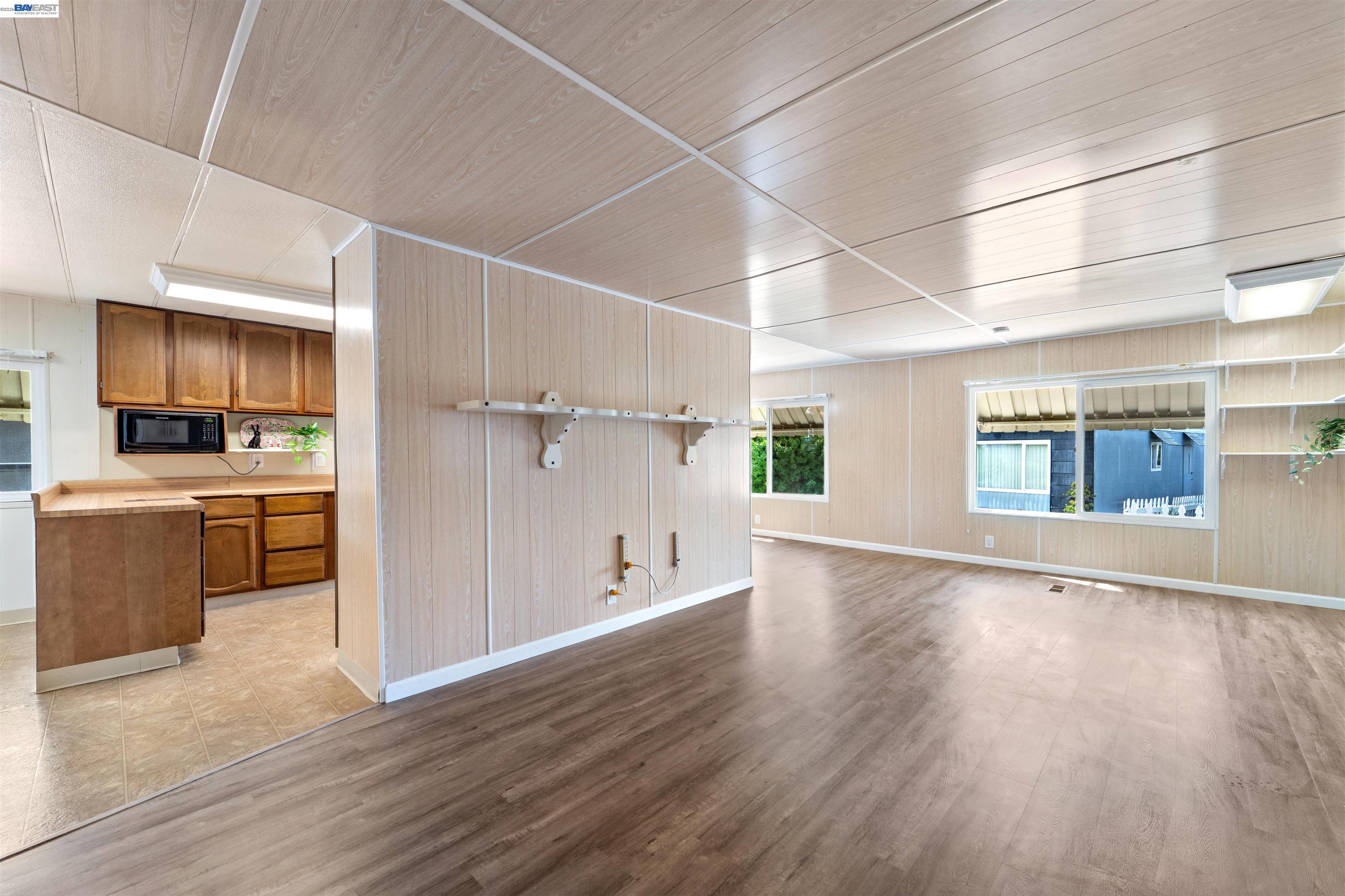 Detail Gallery Image 4 of 35 For 301 Maui Circle, Union City,  CA 94587 - 3 Beds | 2 Baths