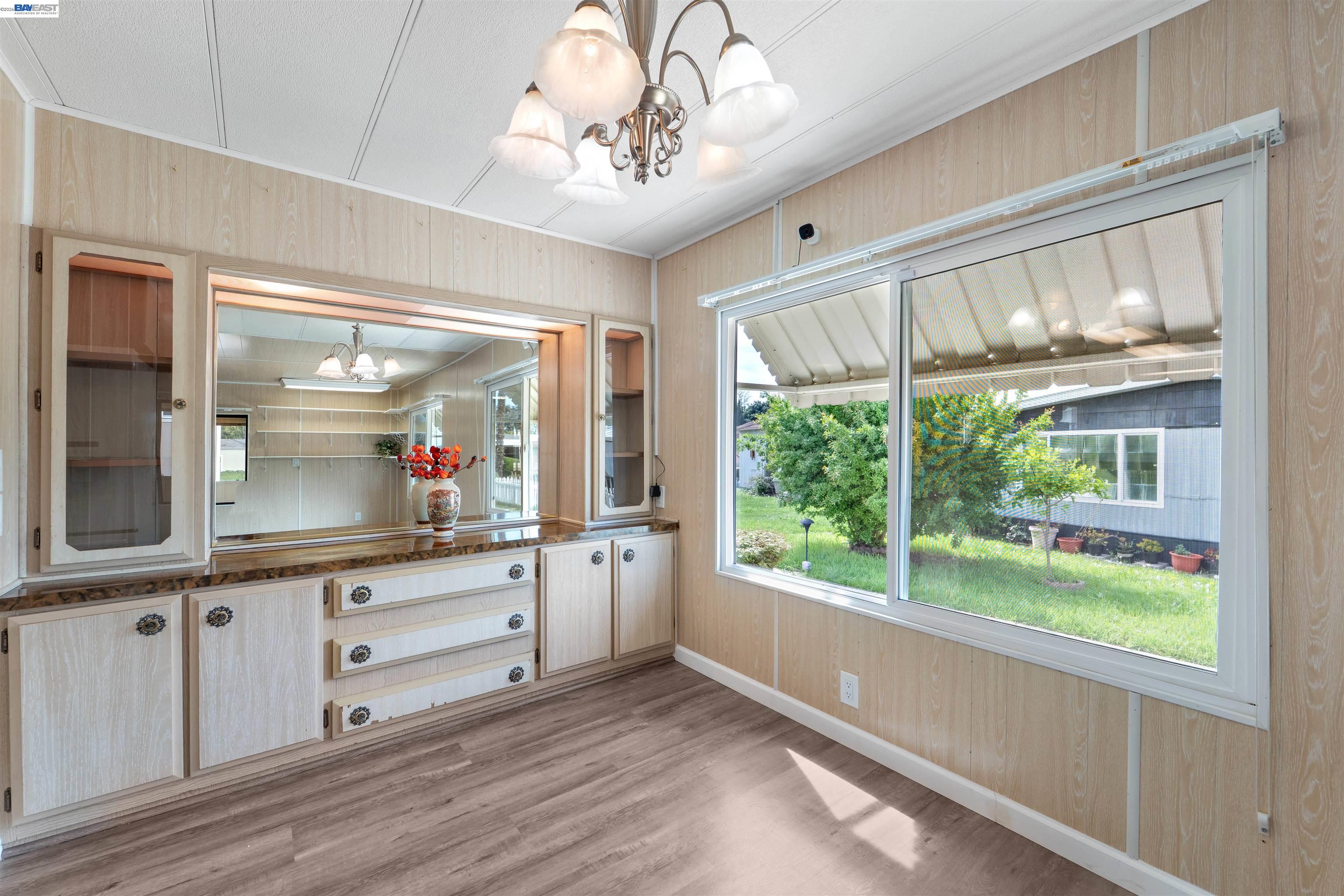 Detail Gallery Image 7 of 35 For 301 Maui Circle, Union City,  CA 94587 - 3 Beds | 2 Baths