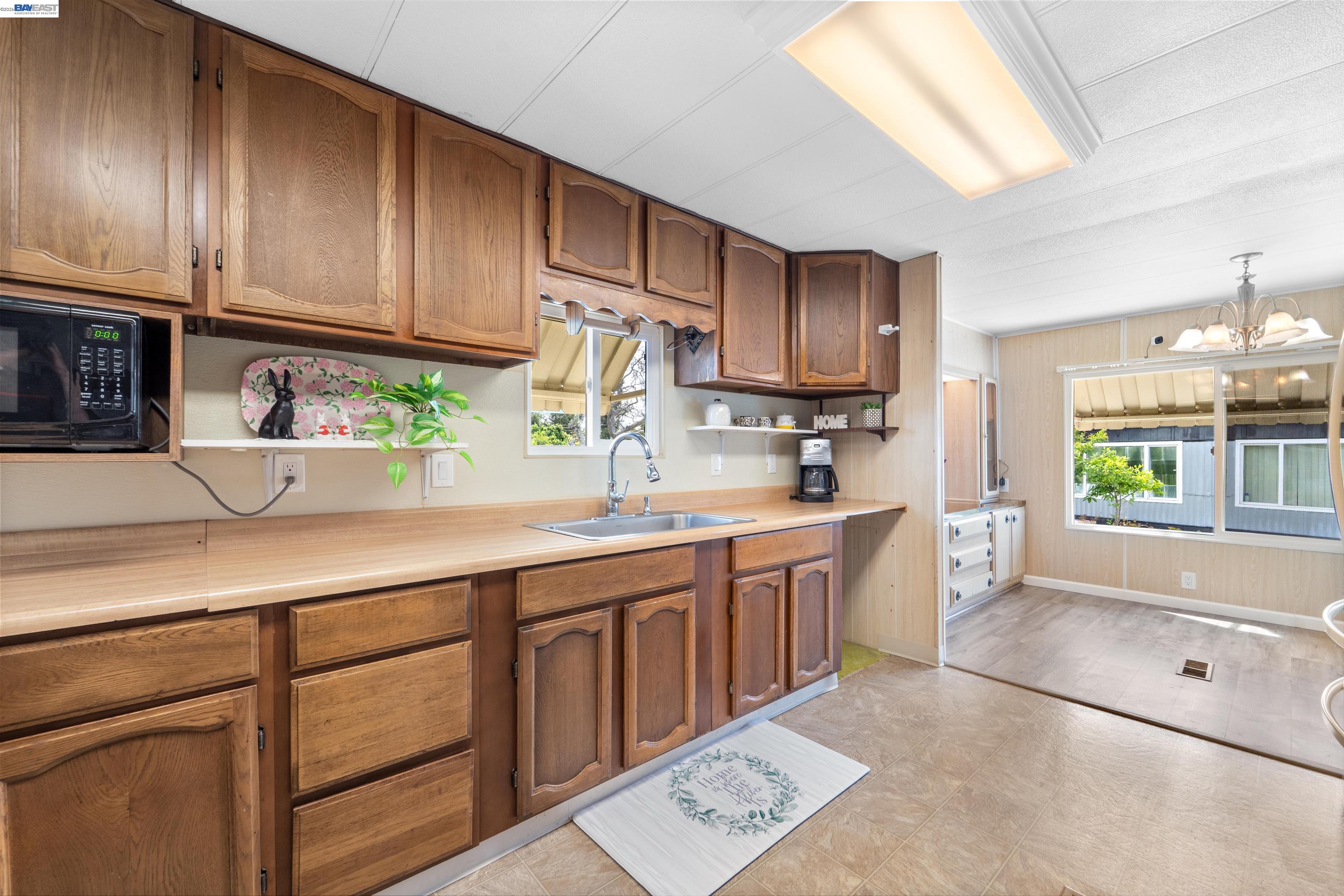 Detail Gallery Image 10 of 35 For 301 Maui Circle, Union City,  CA 94587 - 3 Beds | 2 Baths