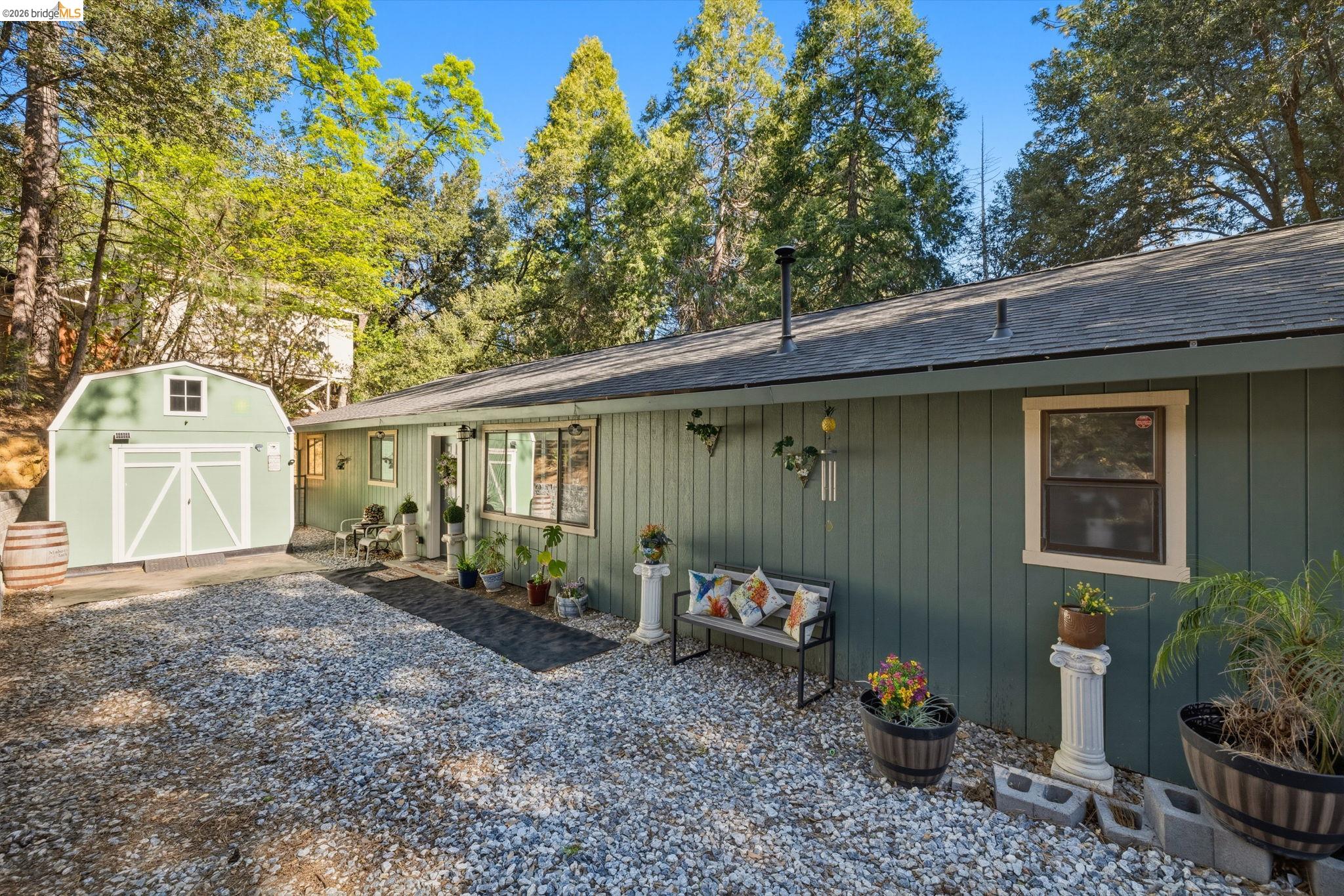 Detail Gallery Image 2 of 36 For 21999 Fallview, Sonora,  CA 95370 - 4 Beds | 3 Baths