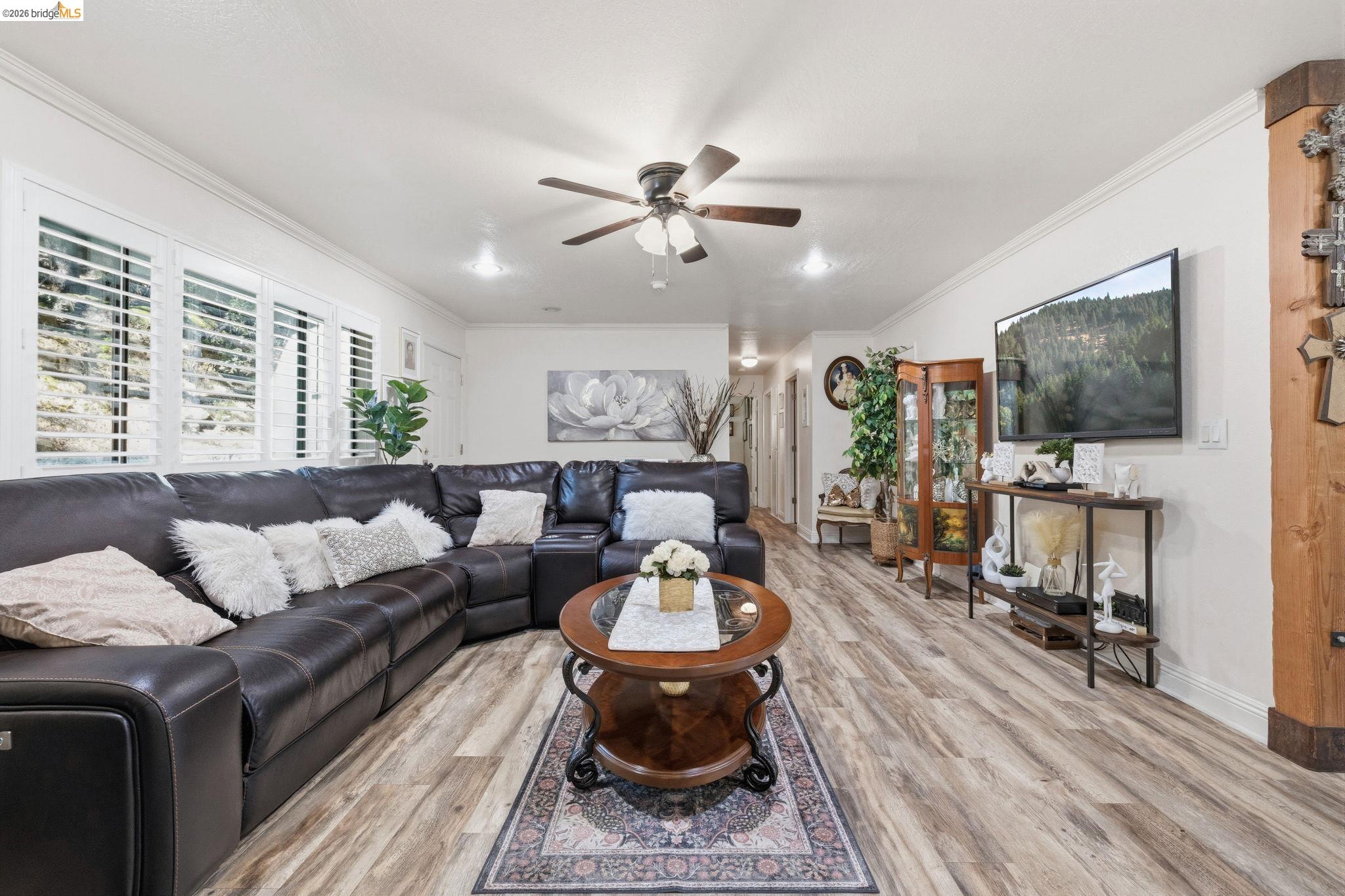 Detail Gallery Image 11 of 36 For 21999 Fallview, Sonora,  CA 95370 - 4 Beds | 3 Baths