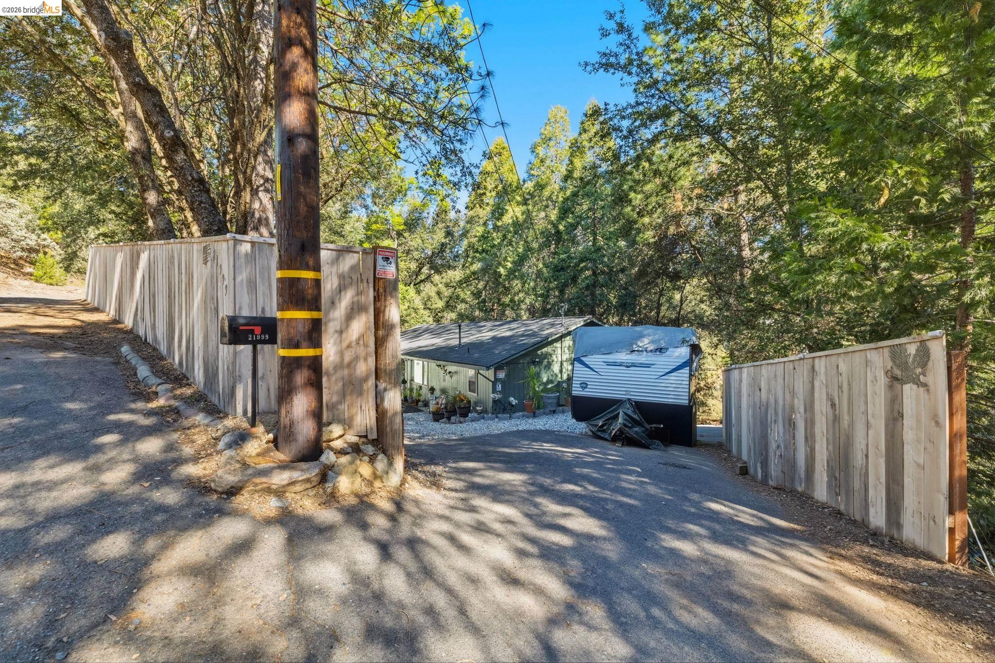 21999 Fallview, Sonora CA 95370 — photo 6