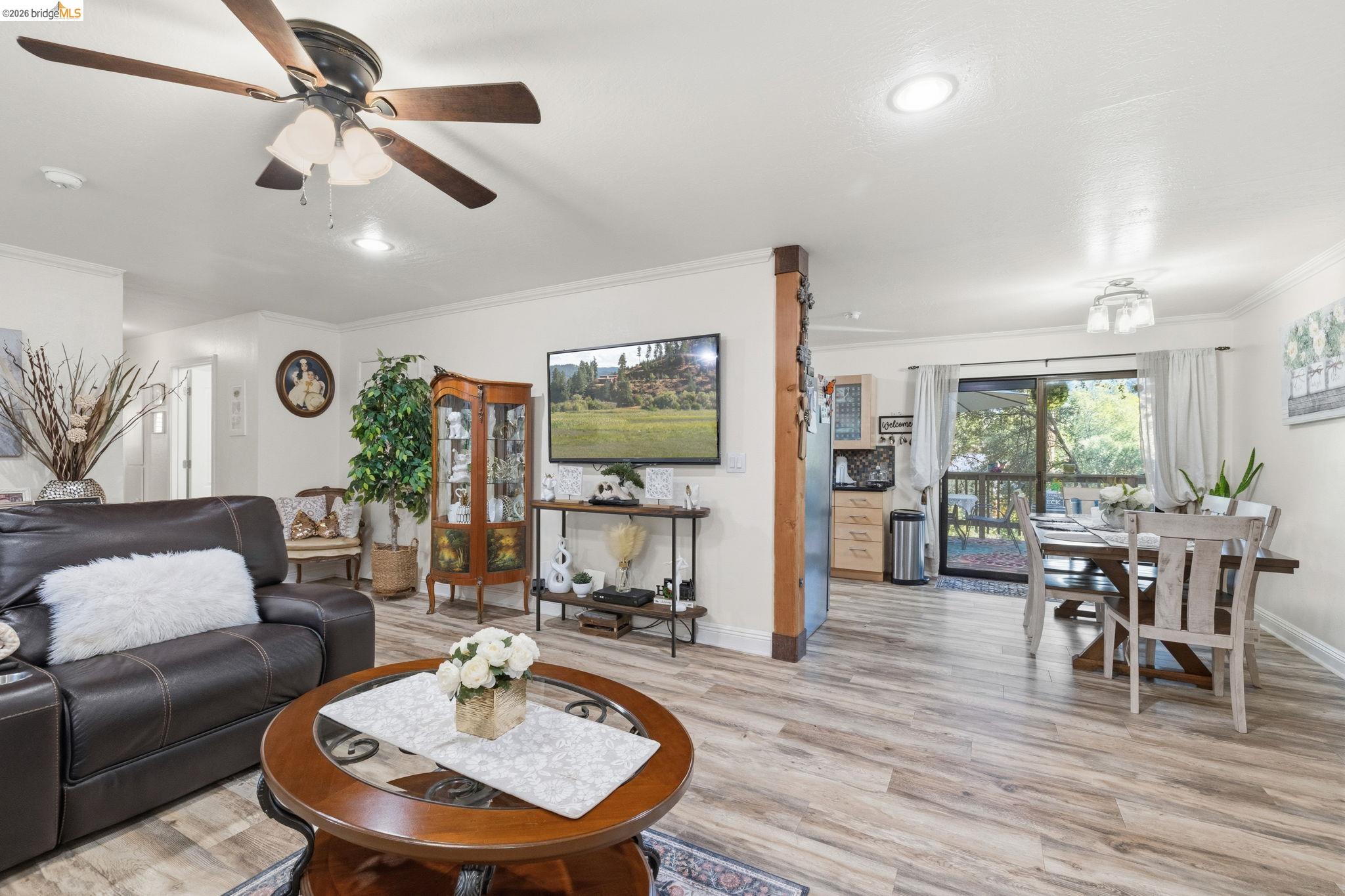 Detail Gallery Image 7 of 36 For 21999 Fallview, Sonora,  CA 95370 - 4 Beds | 3 Baths