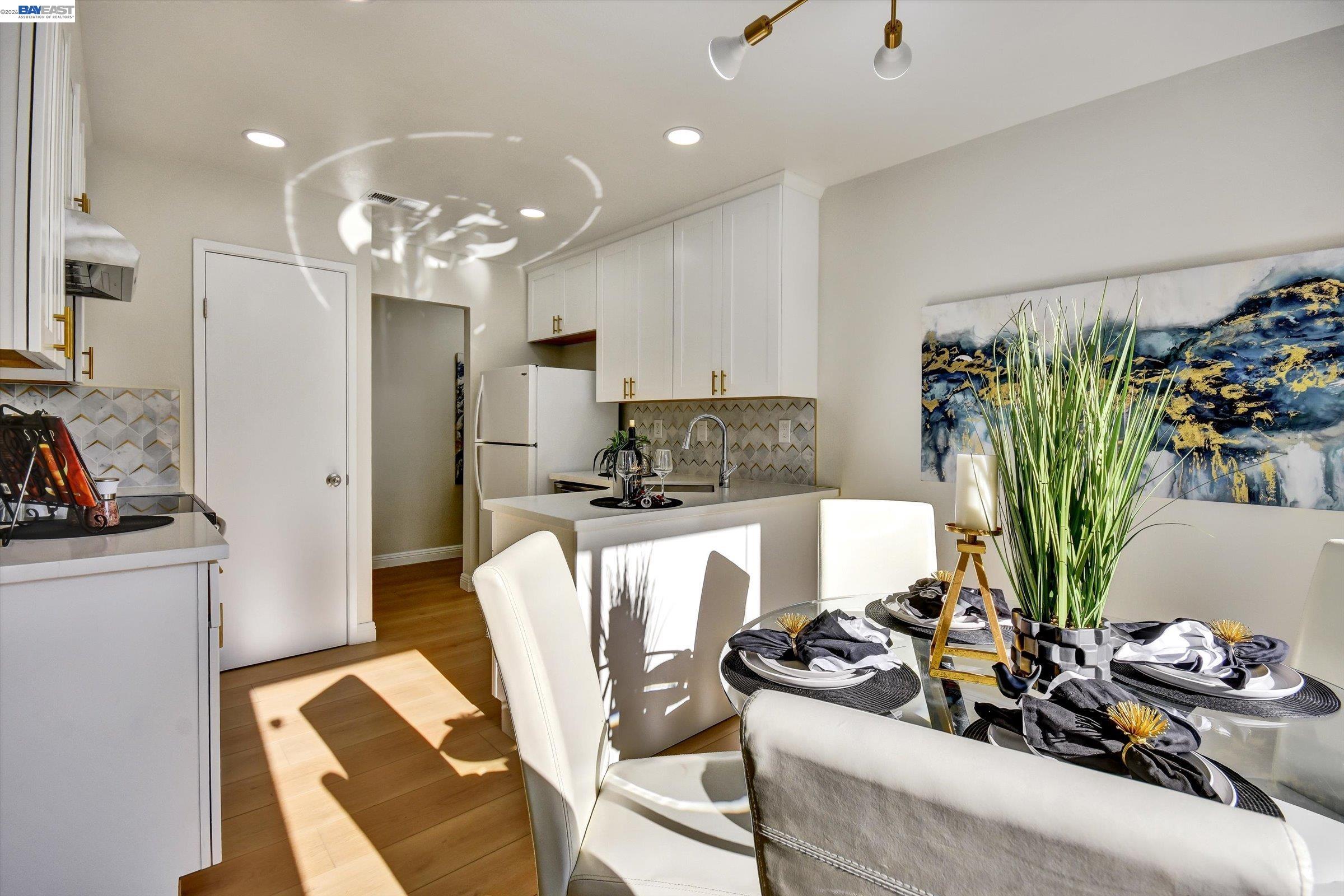 Detail Gallery Image 12 of 22 For 2547 Easton Ln #18,  San Jose,  CA 95133 - 2 Beds | 2 Baths