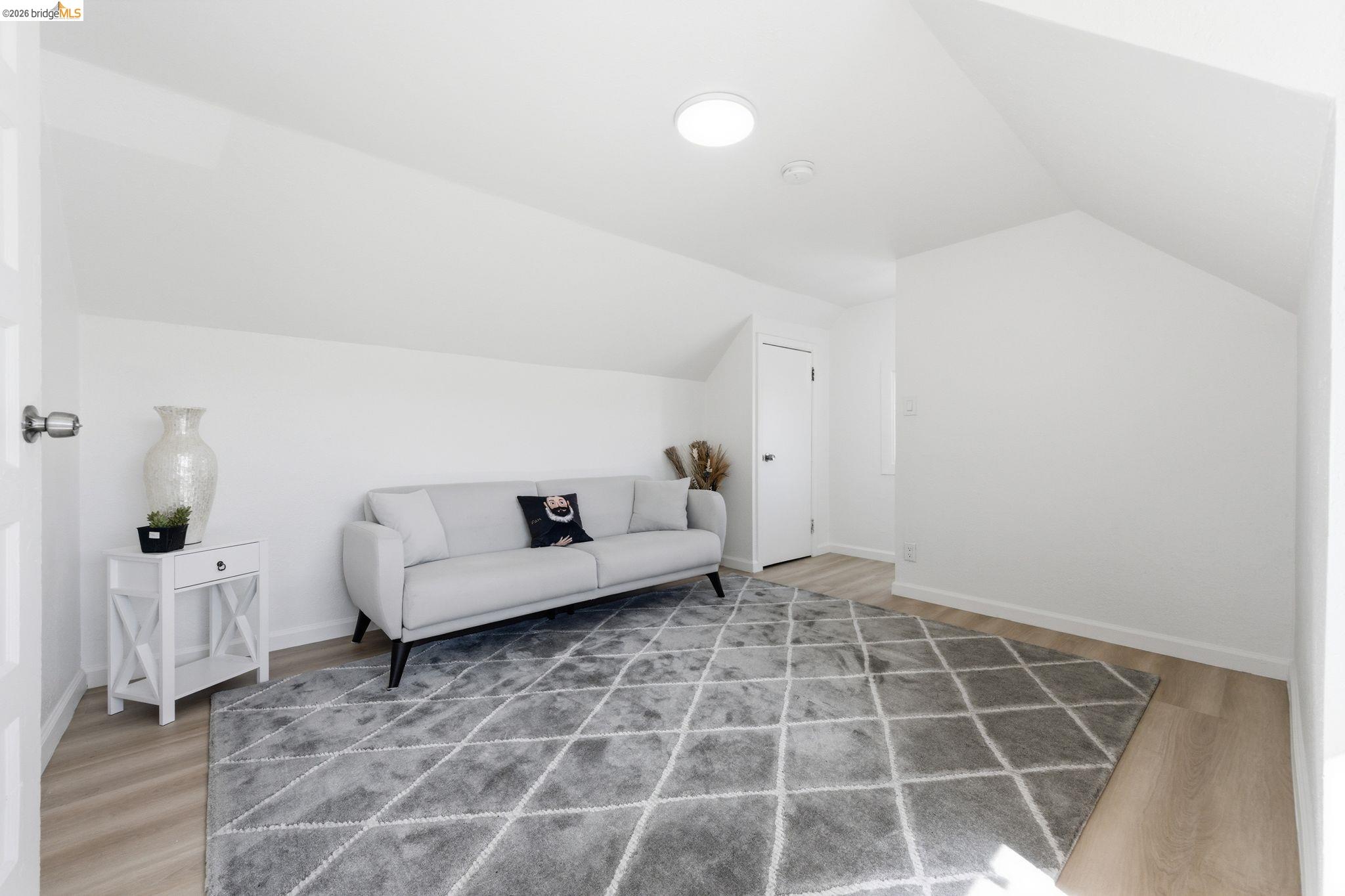 Detail Gallery Image 12 of 30 For 5334 E 10th St., Oakland,  CA 94601 - 3 Beds | 2 Baths