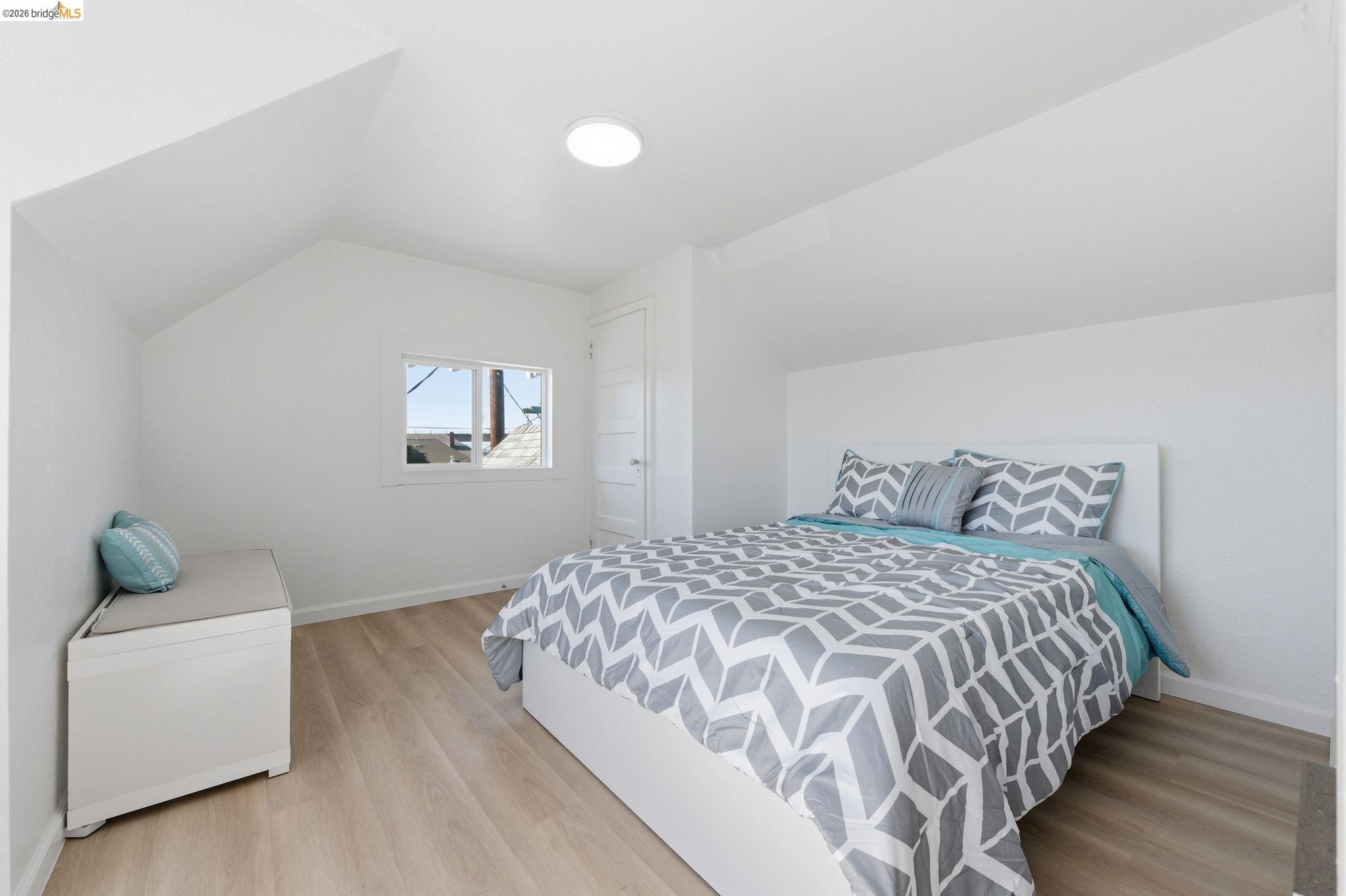 Detail Gallery Image 13 of 30 For 5334 E 10th St., Oakland,  CA 94601 - 3 Beds | 2 Baths