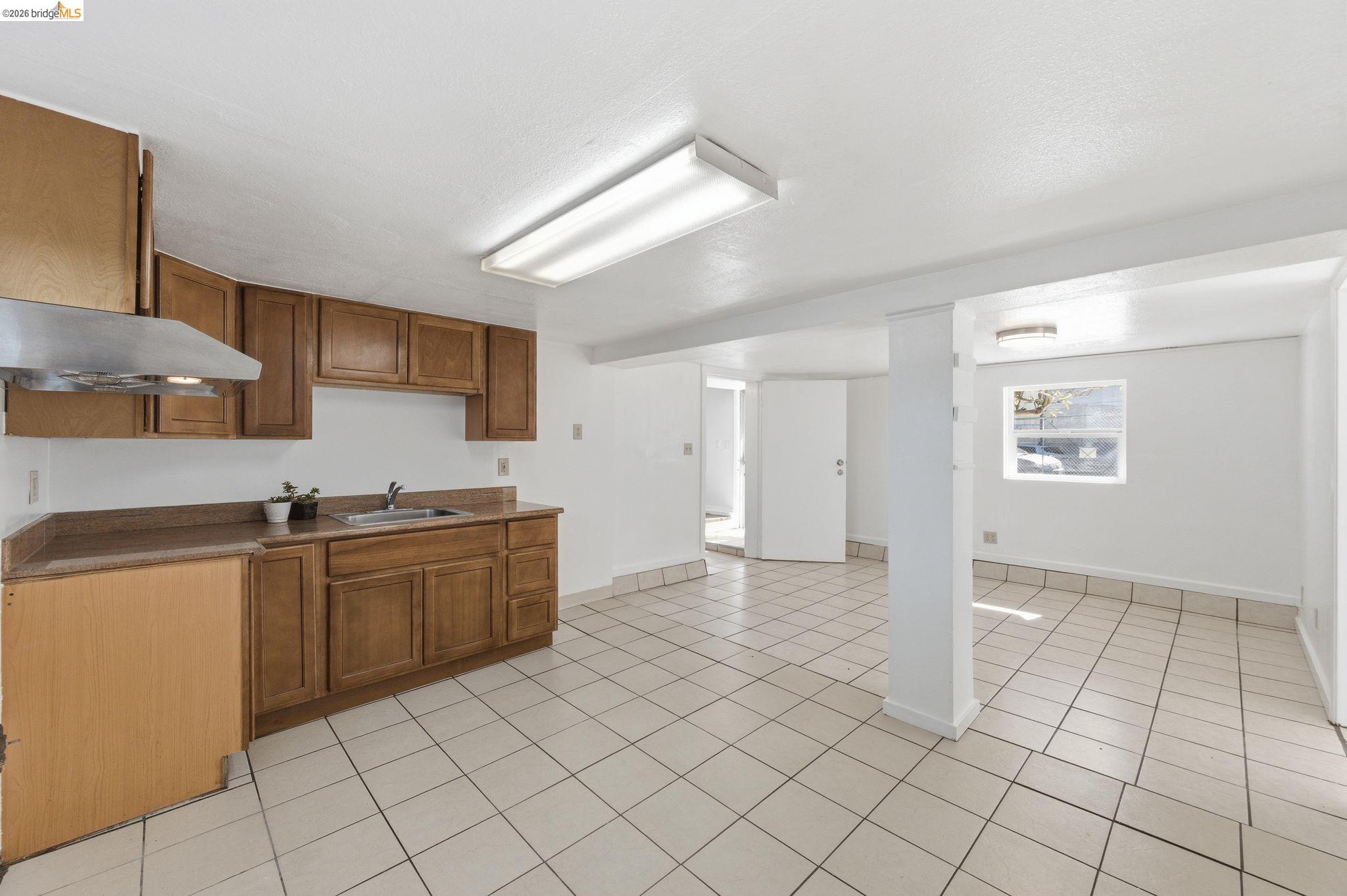 Detail Gallery Image 19 of 30 For 5334 E 10th St., Oakland,  CA 94601 - 3 Beds | 2 Baths