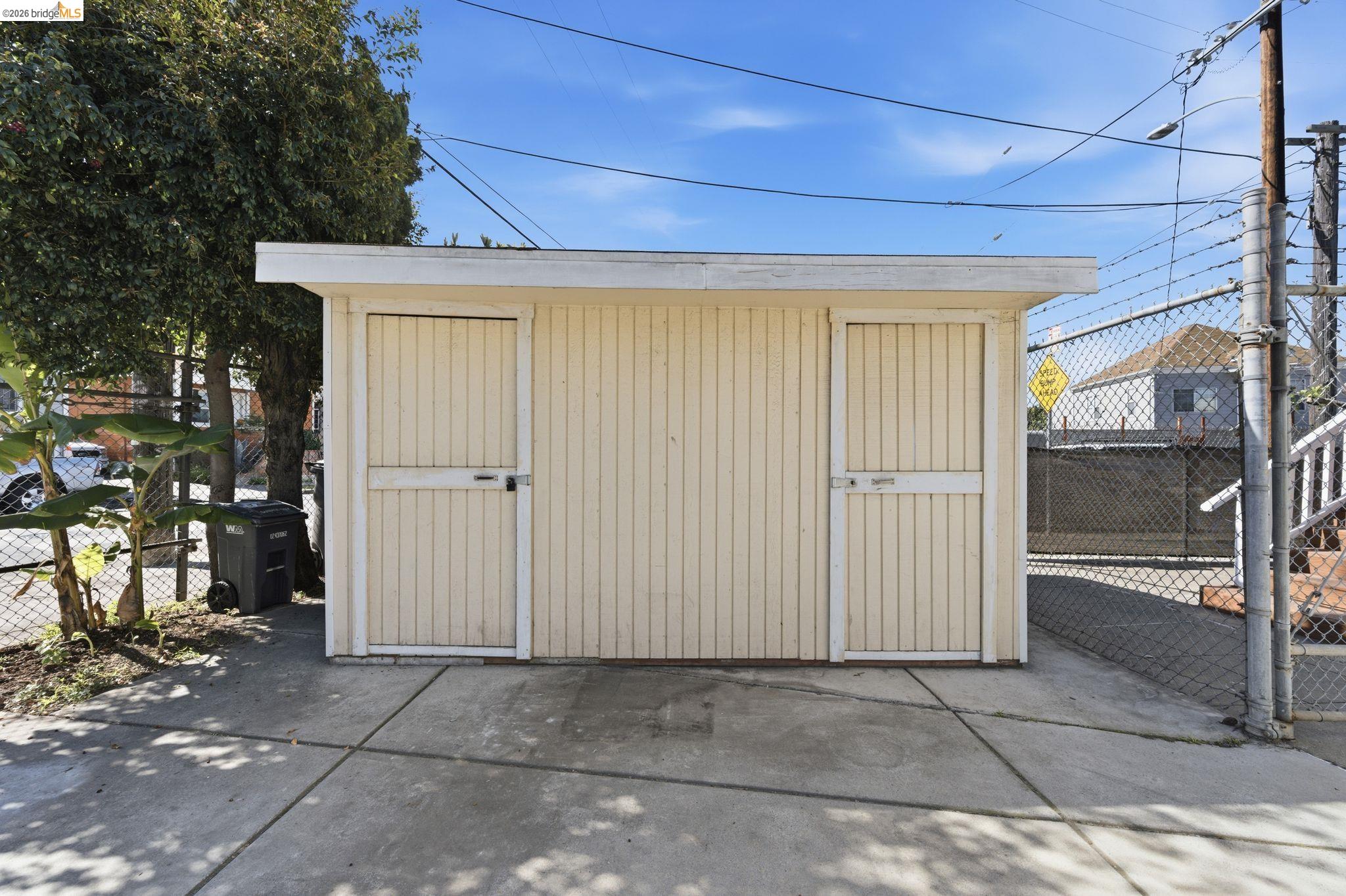 Detail Gallery Image 27 of 30 For 5334 E 10th St., Oakland,  CA 94601 - 3 Beds | 2 Baths