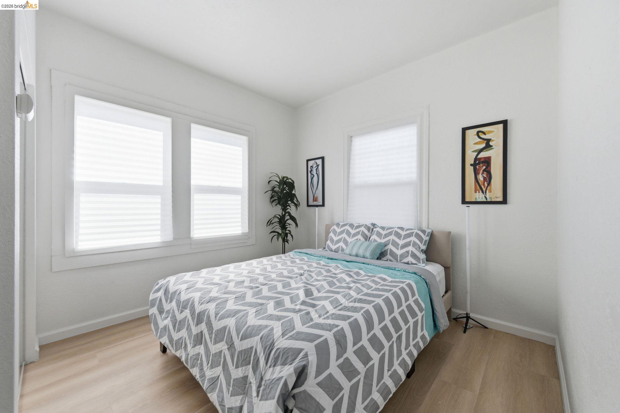 Detail Gallery Image 8 of 30 For 5334 E 10th St., Oakland,  CA 94601 - 3 Beds | 2 Baths