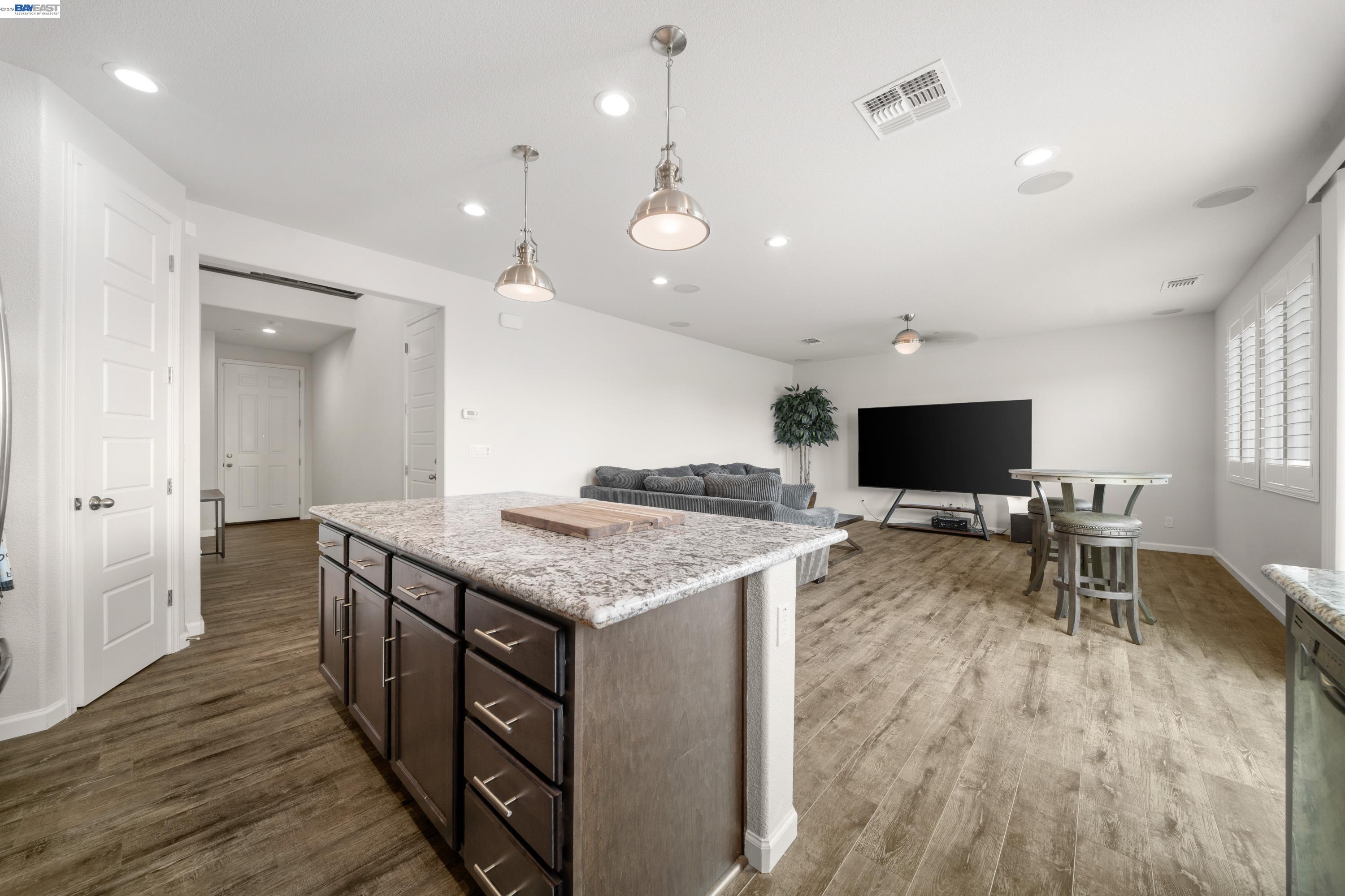 Detail Gallery Image 5 of 36 For 356 Coolcrest Dr, Oakley,  CA 94561 - 3 Beds | 2/1 Baths