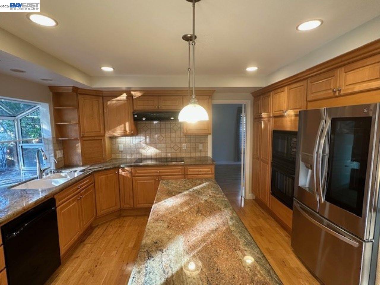 Detail Gallery Image 2 of 21 For 3219 Touriga Dr, Pleasanton,  CA 94566 - 4 Beds | 2/1 Baths