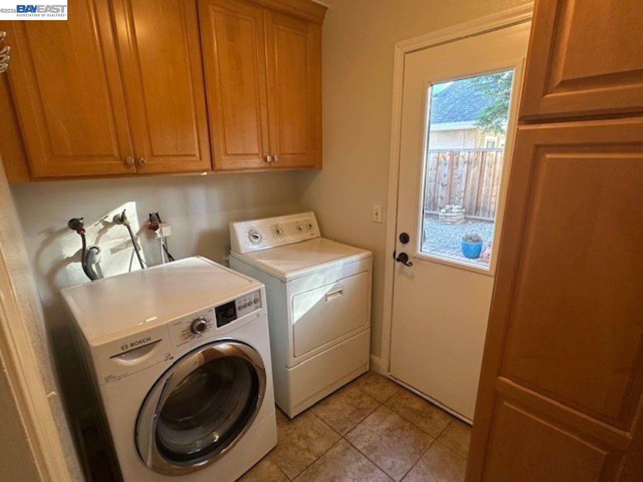 Detail Gallery Image 15 of 21 For 3219 Touriga Dr, Pleasanton,  CA 94566 - 4 Beds | 2/1 Baths