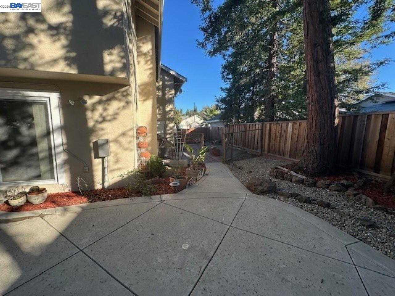 Detail Gallery Image 16 of 21 For 3219 Touriga Dr, Pleasanton,  CA 94566 - 4 Beds | 2/1 Baths