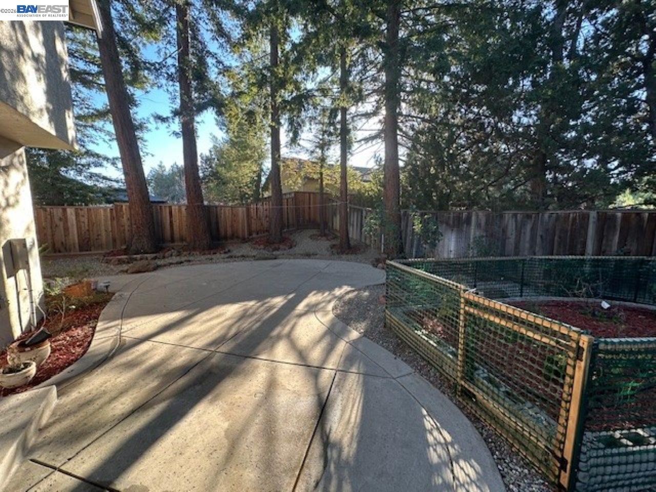 Detail Gallery Image 17 of 21 For 3219 Touriga Dr, Pleasanton,  CA 94566 - 4 Beds | 2/1 Baths