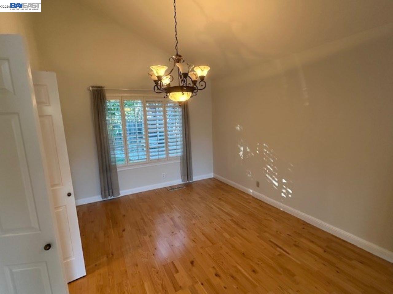 Detail Gallery Image 5 of 21 For 3219 Touriga Dr, Pleasanton,  CA 94566 - 4 Beds | 2/1 Baths