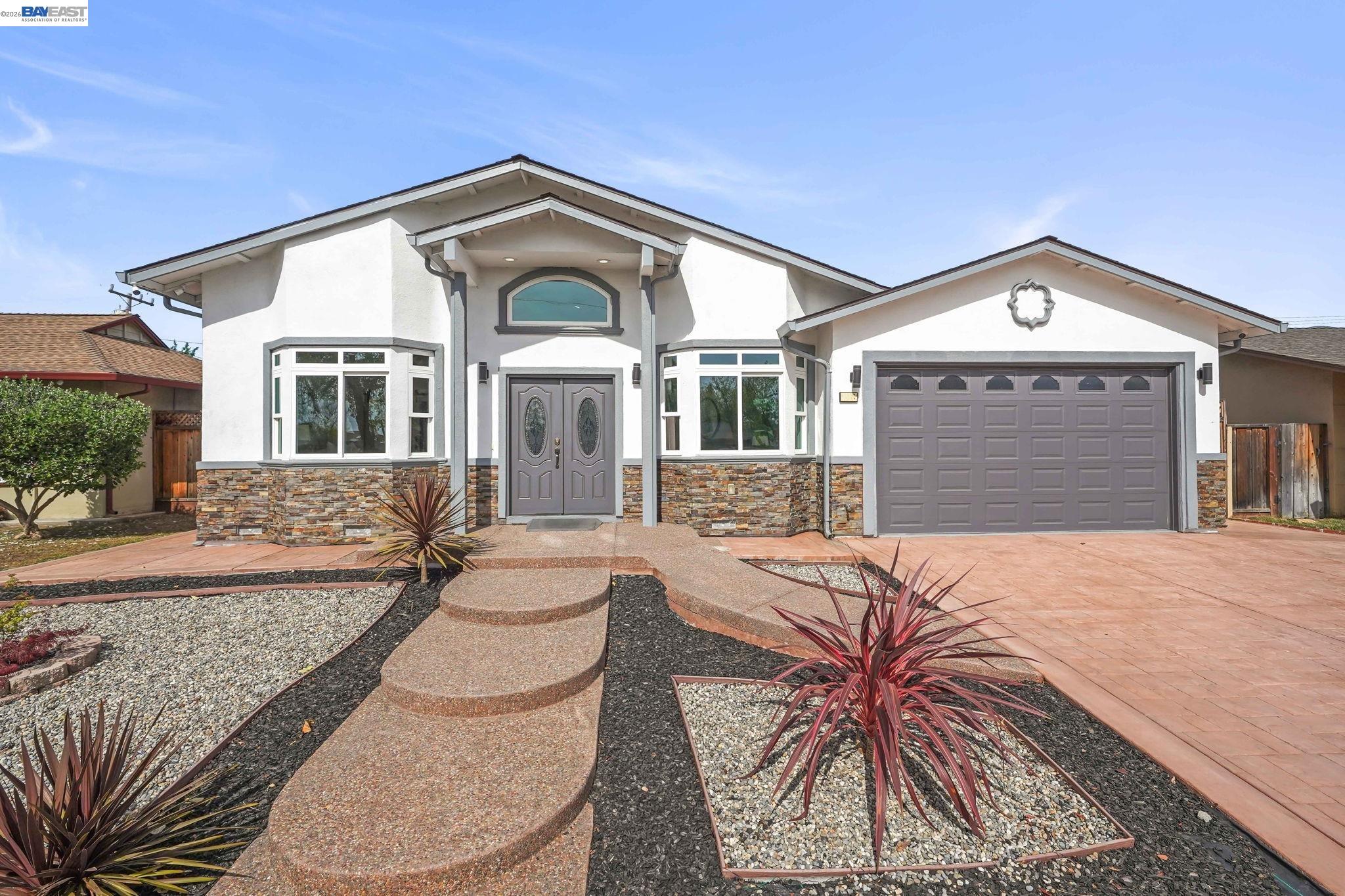 Detail Gallery Image 4 of 40 For 40772 Blacow Rd, Fremont,  CA 94538 - 4 Beds | 4/1 Baths