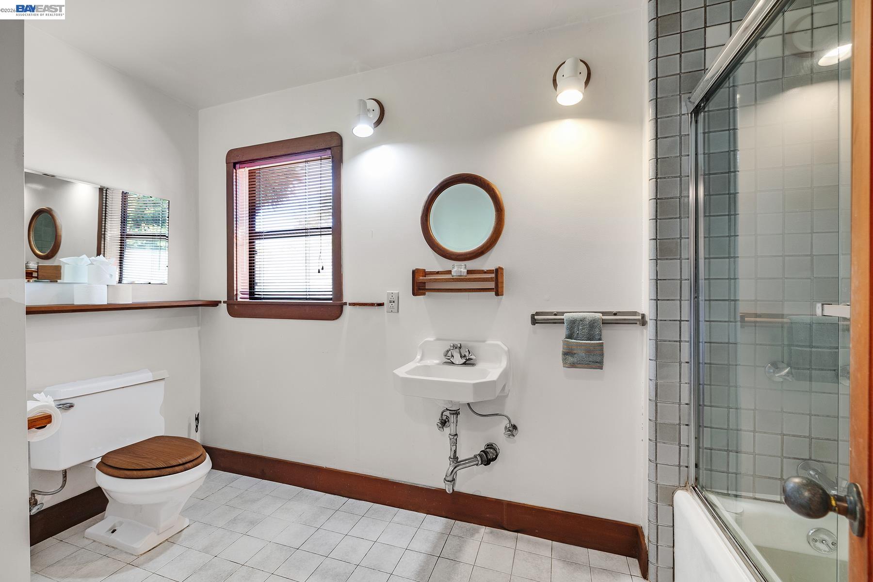 Detail Gallery Image 17 of 24 For 3261 Wyman Street, Oakland,  CA 94619 - 2 Beds | 1 Baths