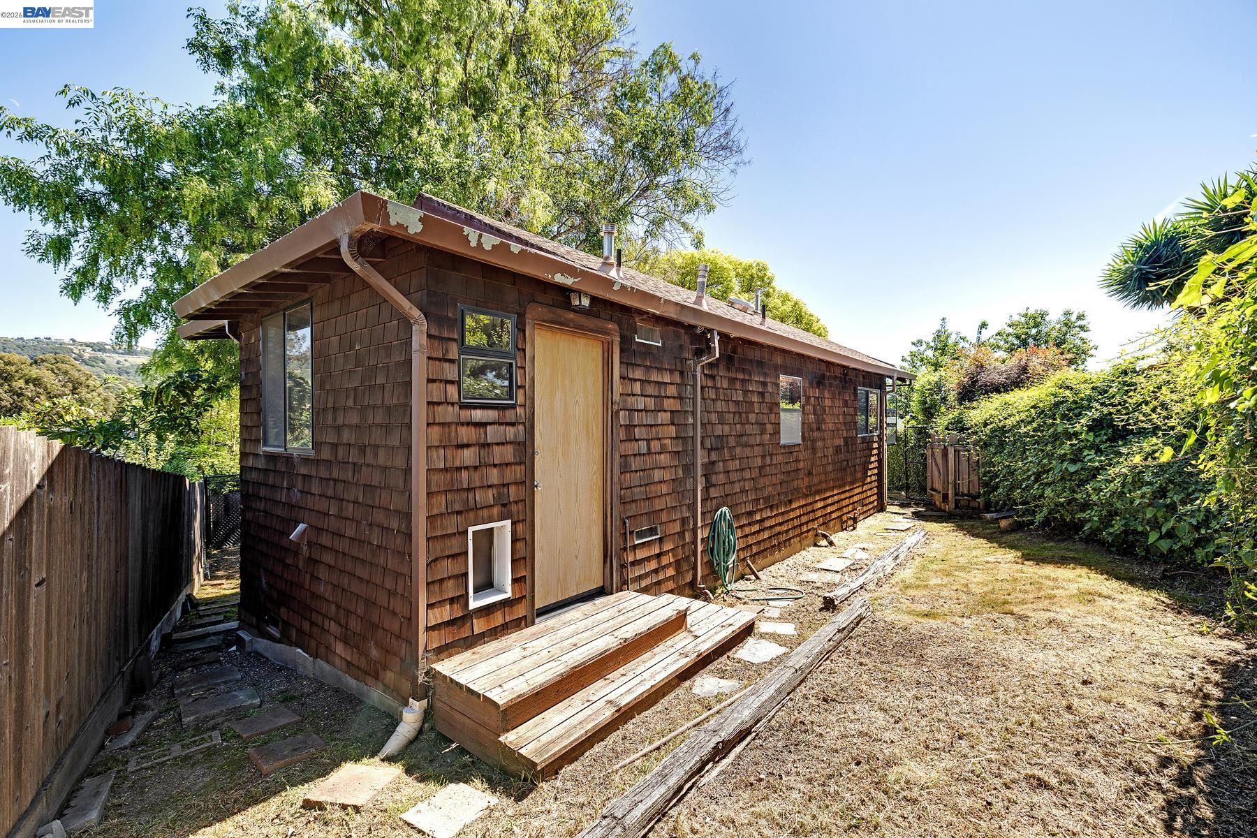 Detail Gallery Image 23 of 24 For 3261 Wyman Street, Oakland,  CA 94619 - 2 Beds | 1 Baths