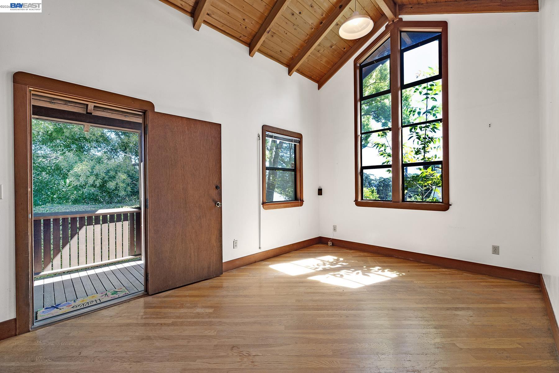 Detail Gallery Image 6 of 24 For 3261 Wyman Street, Oakland,  CA 94619 - 2 Beds | 1 Baths