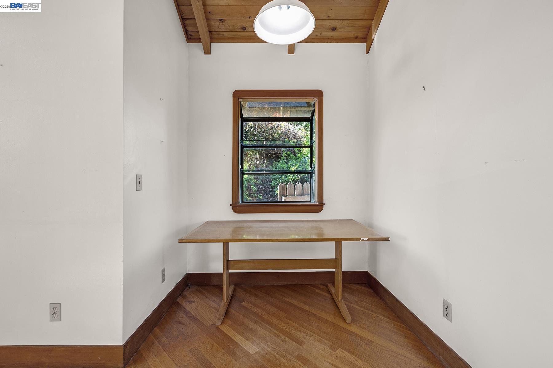 Detail Gallery Image 8 of 24 For 3261 Wyman Street, Oakland,  CA 94619 - 2 Beds | 1 Baths