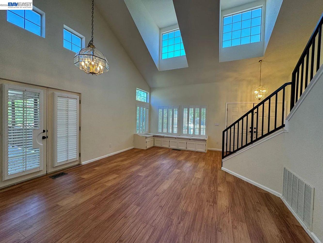 Detail Gallery Image 3 of 47 For 5067 Prairie Way, Antioch,  CA 94531 - 4 Beds | 3 Baths