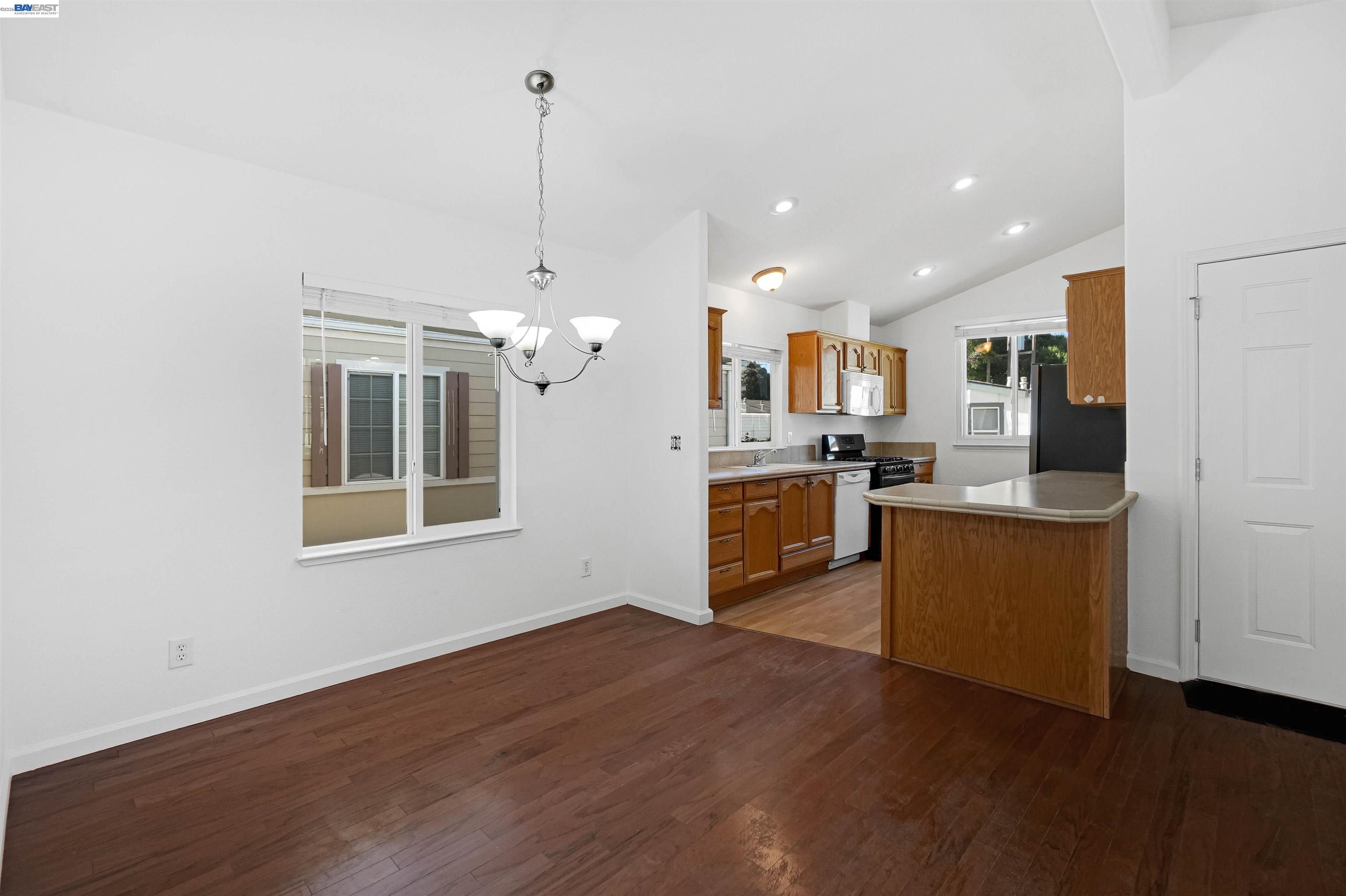 Detail Gallery Image 11 of 37 For 1200 W Winton Ave Spc 86,  Hayward,  CA 94545 - 2 Beds | 2 Baths