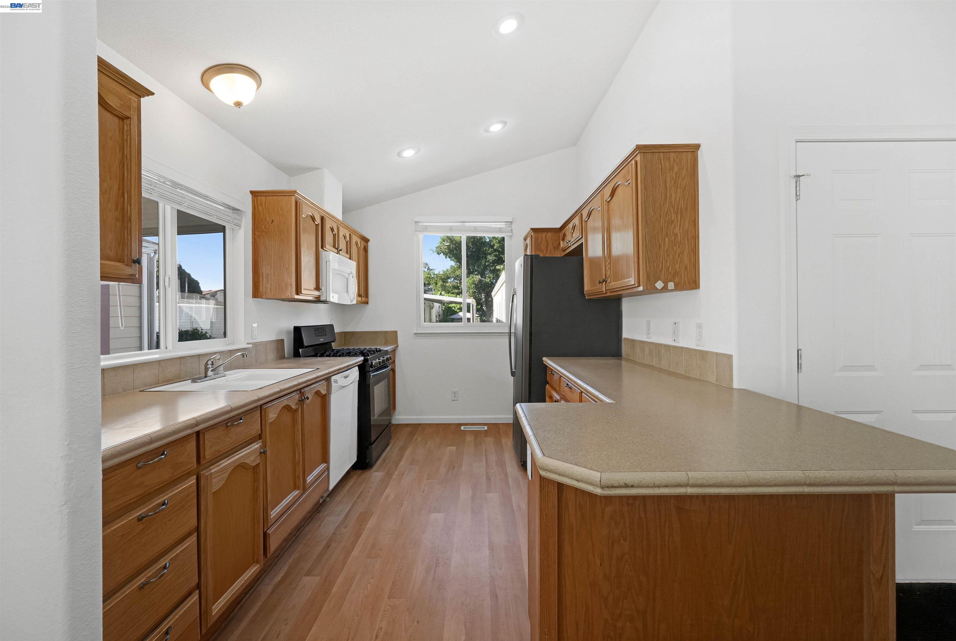 Detail Gallery Image 14 of 37 For 1200 W Winton Ave Spc 86,  Hayward,  CA 94545 - 2 Beds | 2 Baths