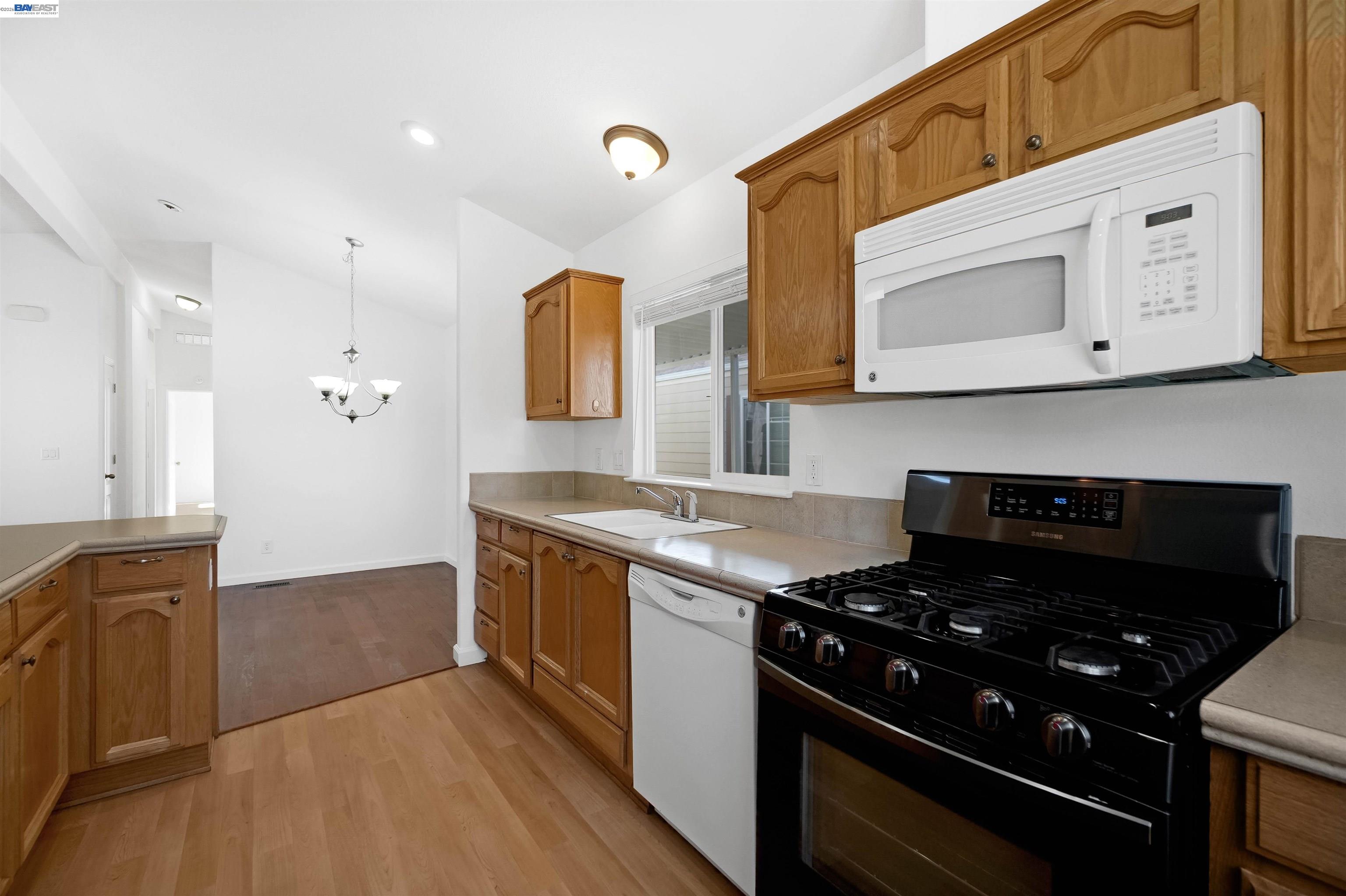 Detail Gallery Image 18 of 37 For 1200 W Winton Ave Spc 86,  Hayward,  CA 94545 - 2 Beds | 2 Baths