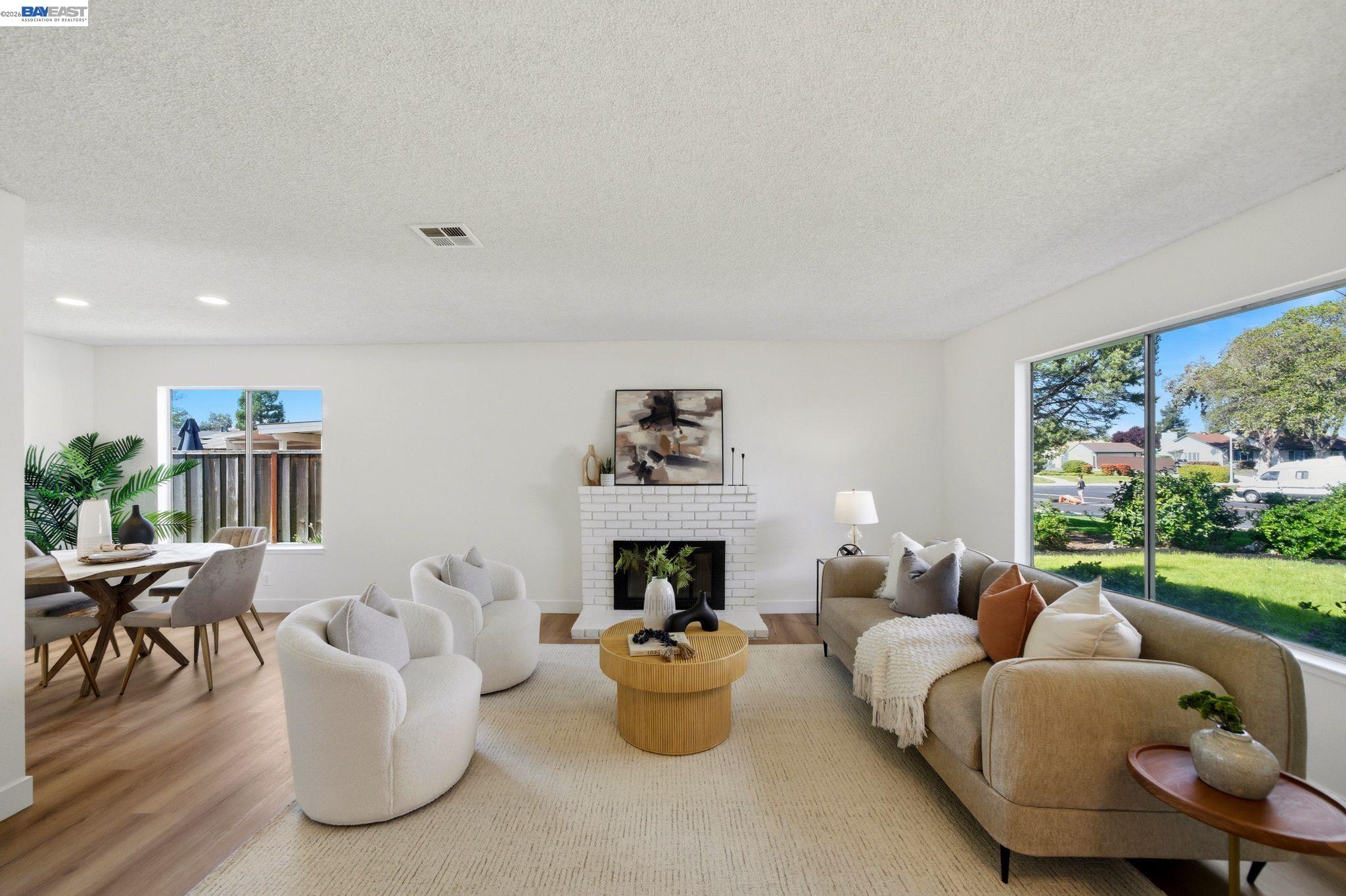 Detail Gallery Image 2 of 47 For 1686 Rhododendron Dr, Livermore,  CA 94551 - 4 Beds | 2 Baths