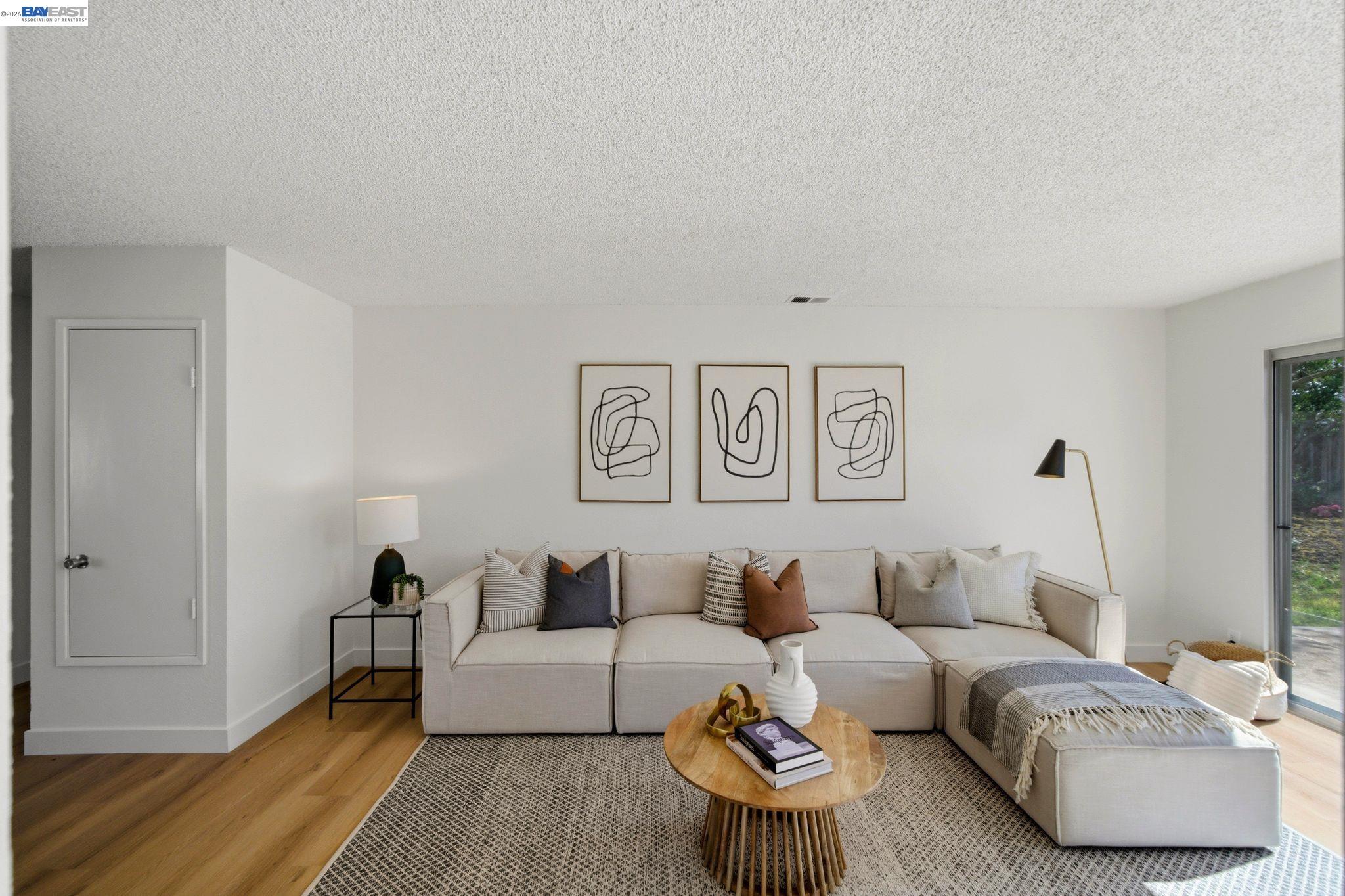 Detail Gallery Image 11 of 47 For 1686 Rhododendron Dr, Livermore,  CA 94551 - 4 Beds | 2 Baths