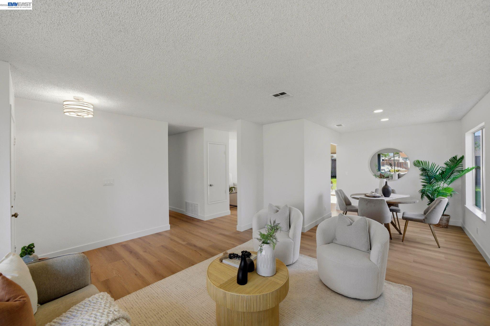 Detail Gallery Image 3 of 47 For 1686 Rhododendron Dr, Livermore,  CA 94551 - 4 Beds | 2 Baths