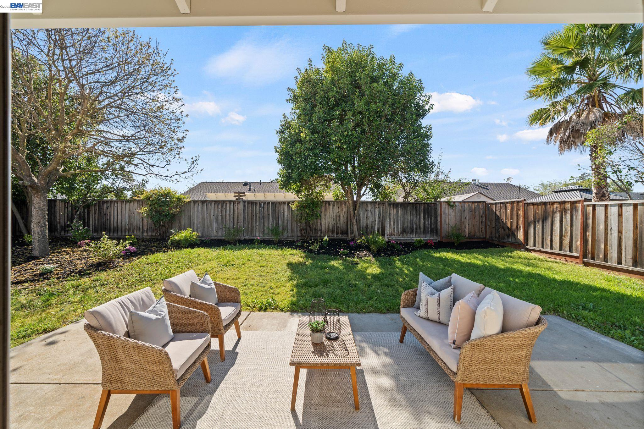 Detail Gallery Image 32 of 47 For 1686 Rhododendron Dr, Livermore,  CA 94551 - 4 Beds | 2 Baths