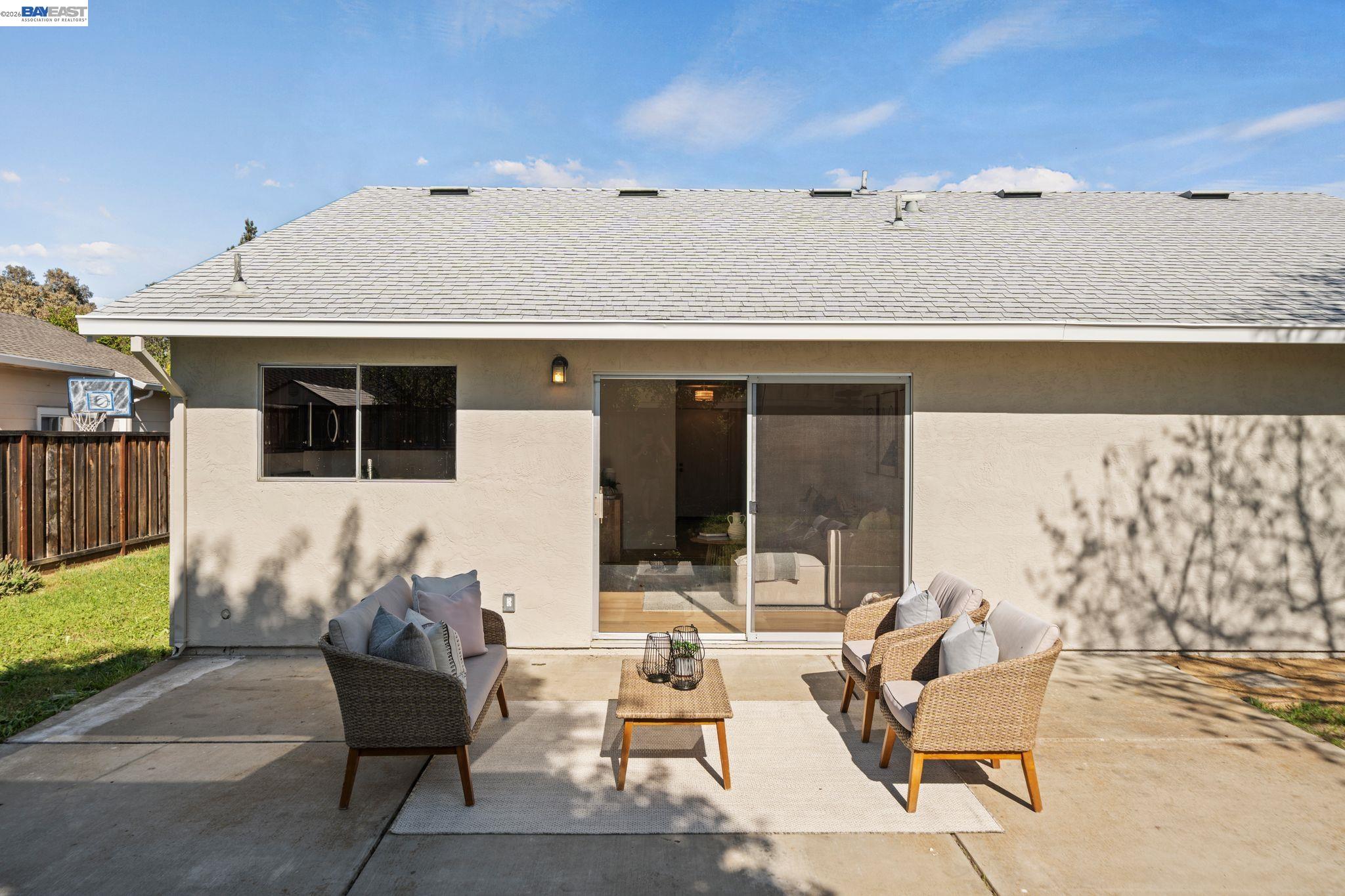 Detail Gallery Image 33 of 47 For 1686 Rhododendron Dr, Livermore,  CA 94551 - 4 Beds | 2 Baths