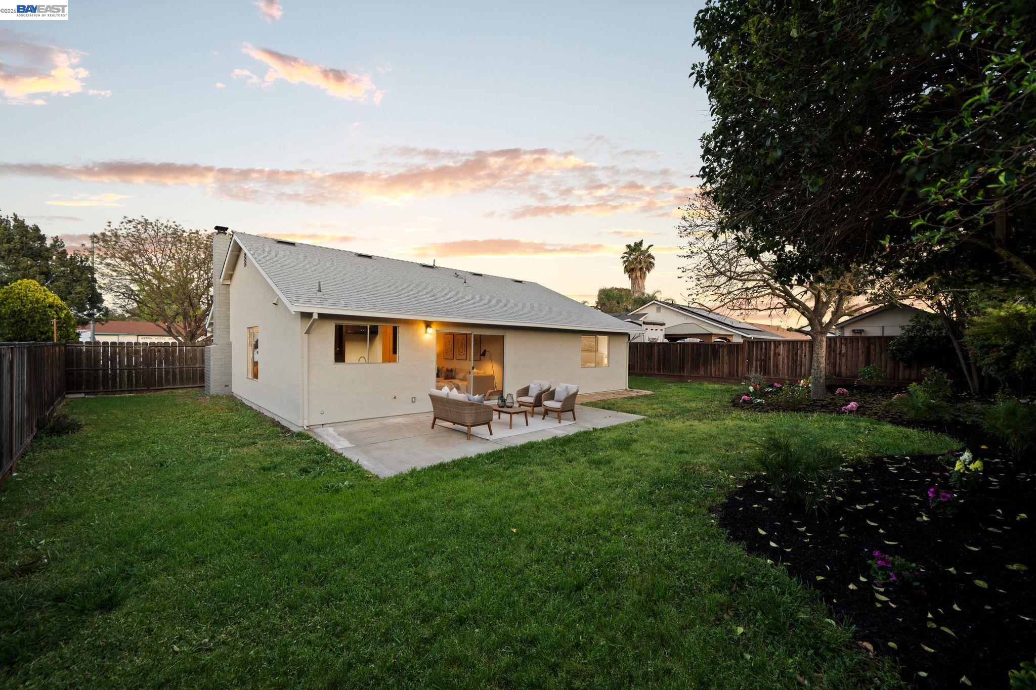 Detail Gallery Image 38 of 47 For 1686 Rhododendron Dr, Livermore,  CA 94551 - 4 Beds | 2 Baths