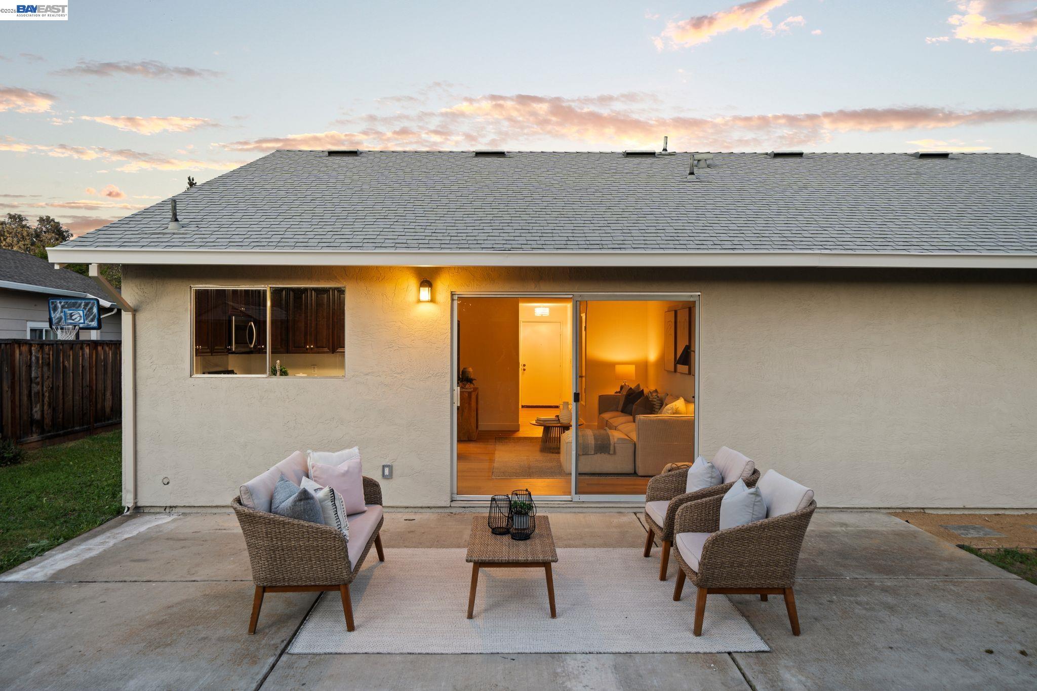 Detail Gallery Image 42 of 47 For 1686 Rhododendron Dr, Livermore,  CA 94551 - 4 Beds | 2 Baths