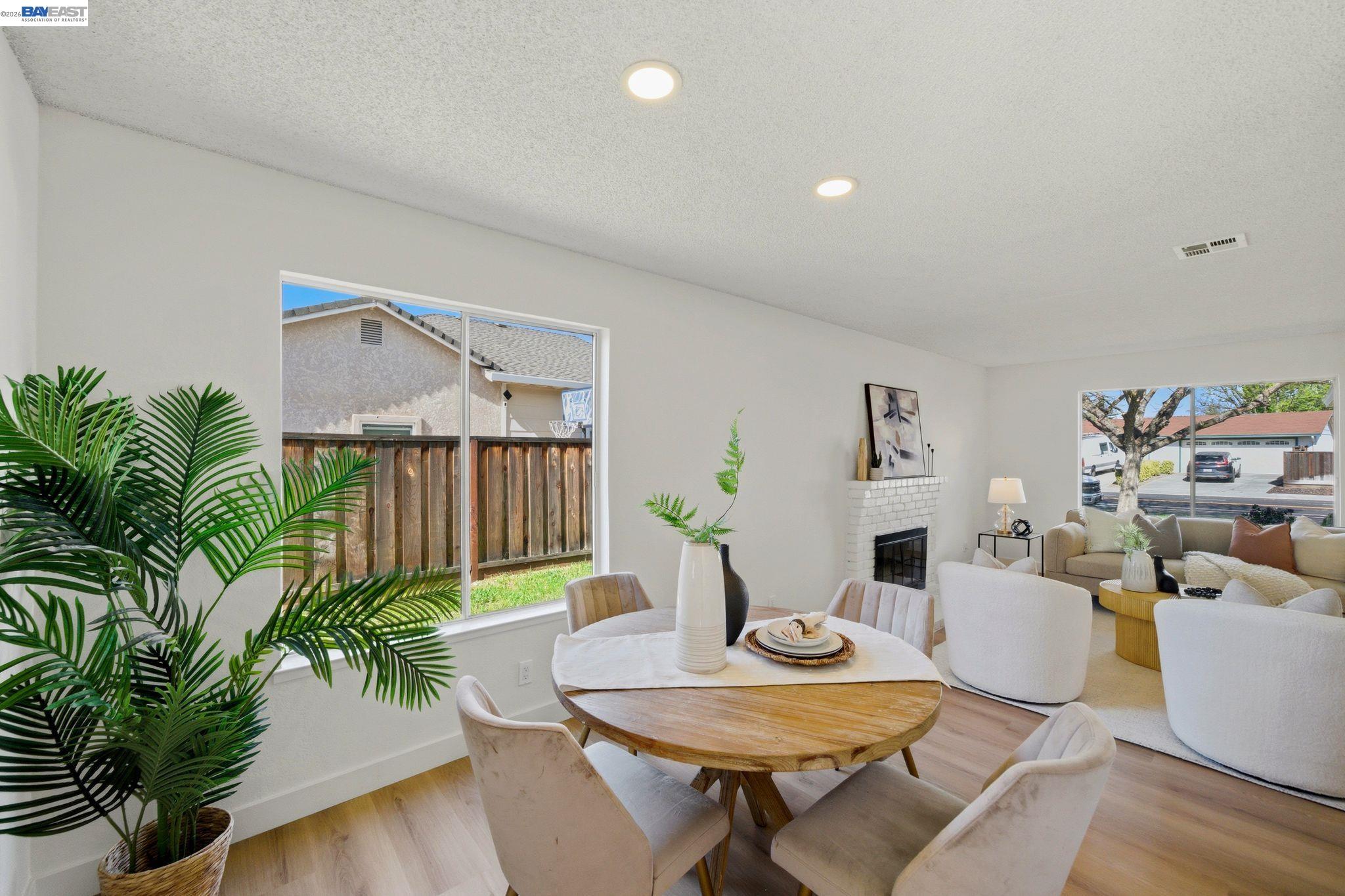 Detail Gallery Image 8 of 47 For 1686 Rhododendron Dr, Livermore,  CA 94551 - 4 Beds | 2 Baths