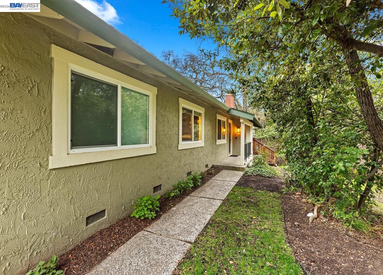 Photo #4: 41128312 Listing: Photo #4