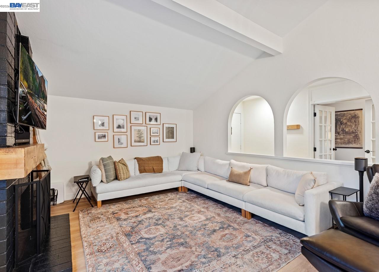 Photo #9: 41128312 Listing: Photo #9