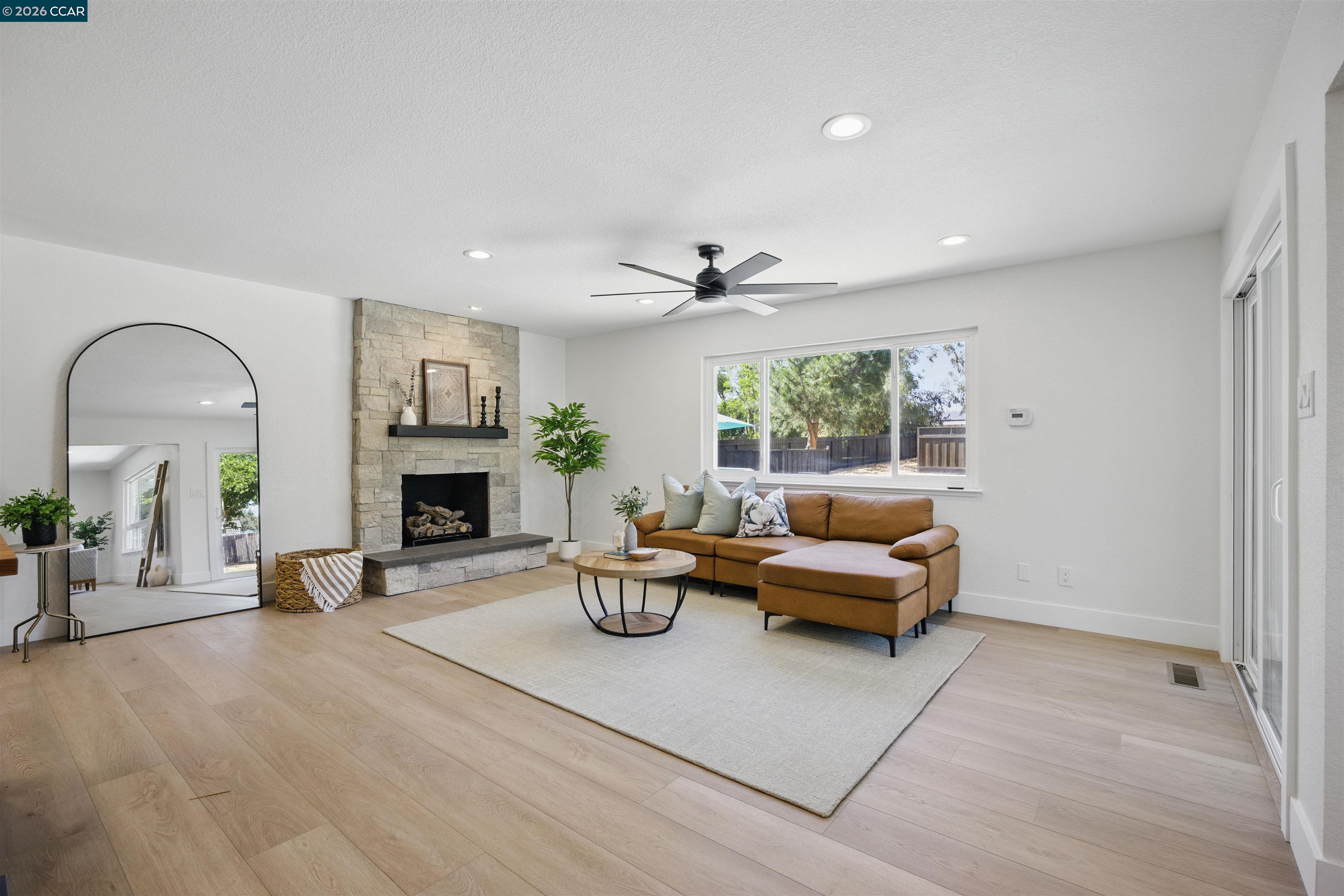 Detail Gallery Image 12 of 47 For 1430 Carpenter Rd, Oakley,  CA 94561 - 3 Beds | 2 Baths