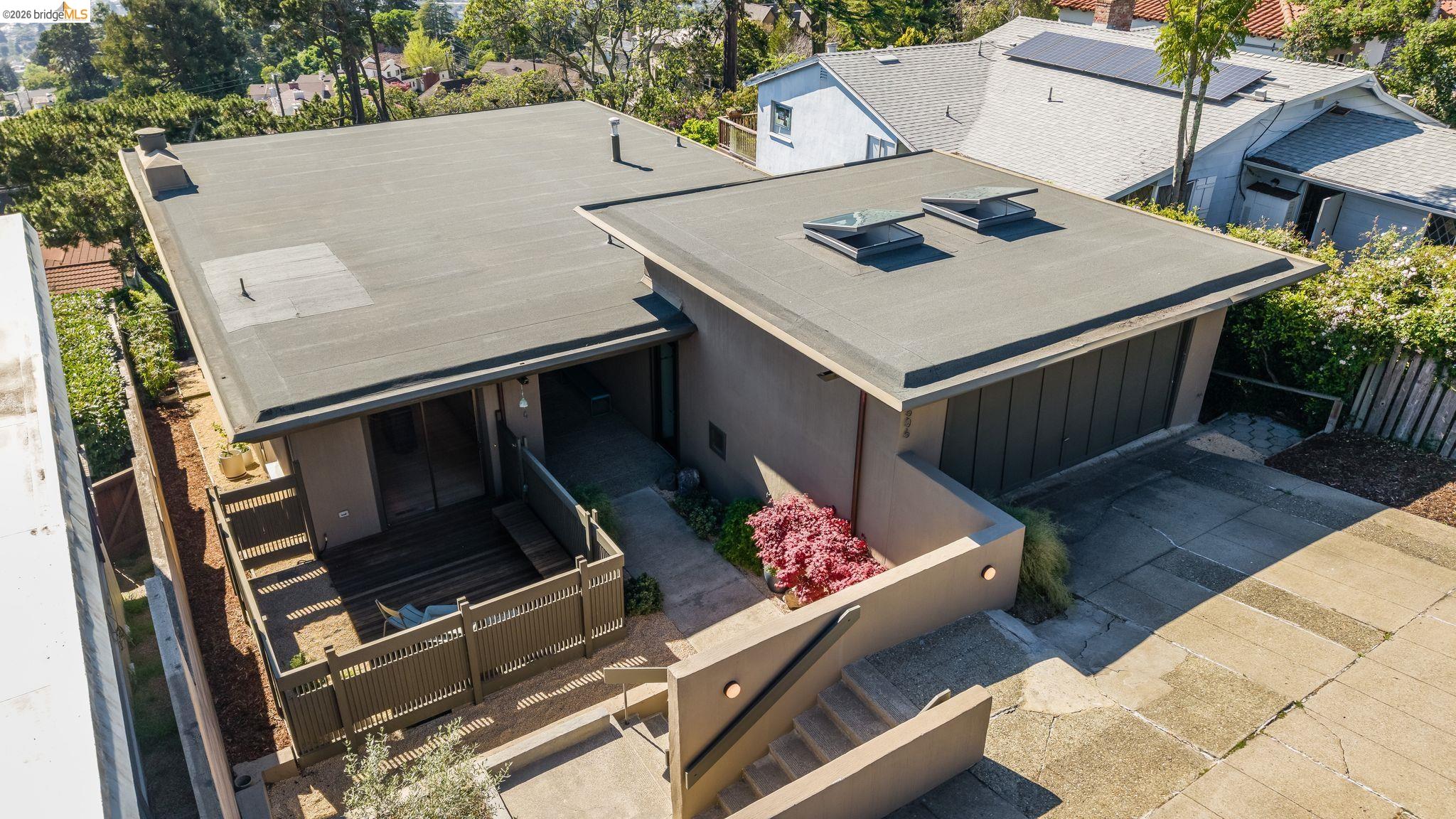 Detail Gallery Image 2 of 54 For 606 Grizzly Peak Boulevard, Berkeley,  CA 94708 - 4 Beds | 3 Baths