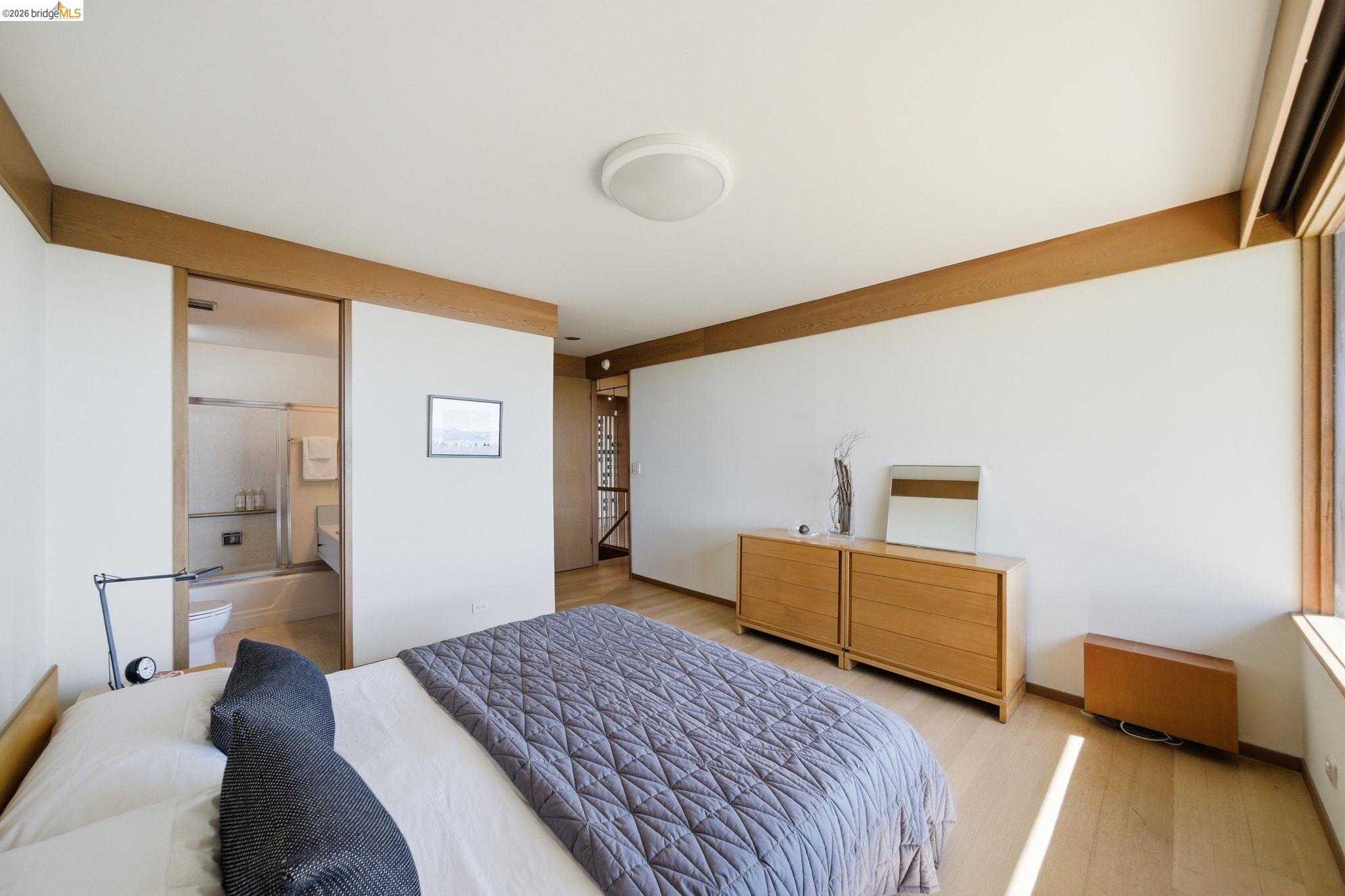 Detail Gallery Image 27 of 54 For 606 Grizzly Peak Boulevard, Berkeley,  CA 94708 - 4 Beds | 3 Baths