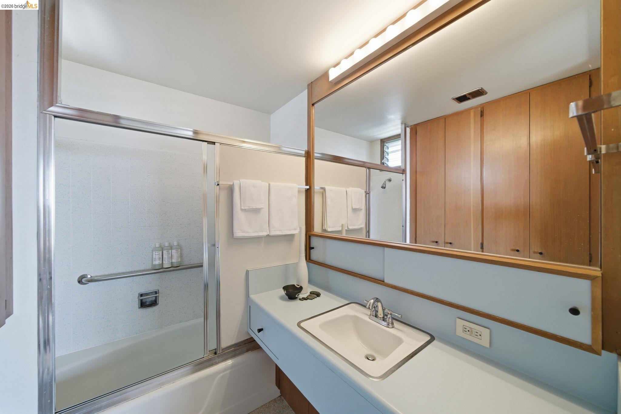 Detail Gallery Image 30 of 54 For 606 Grizzly Peak Boulevard, Berkeley,  CA 94708 - 4 Beds | 3 Baths