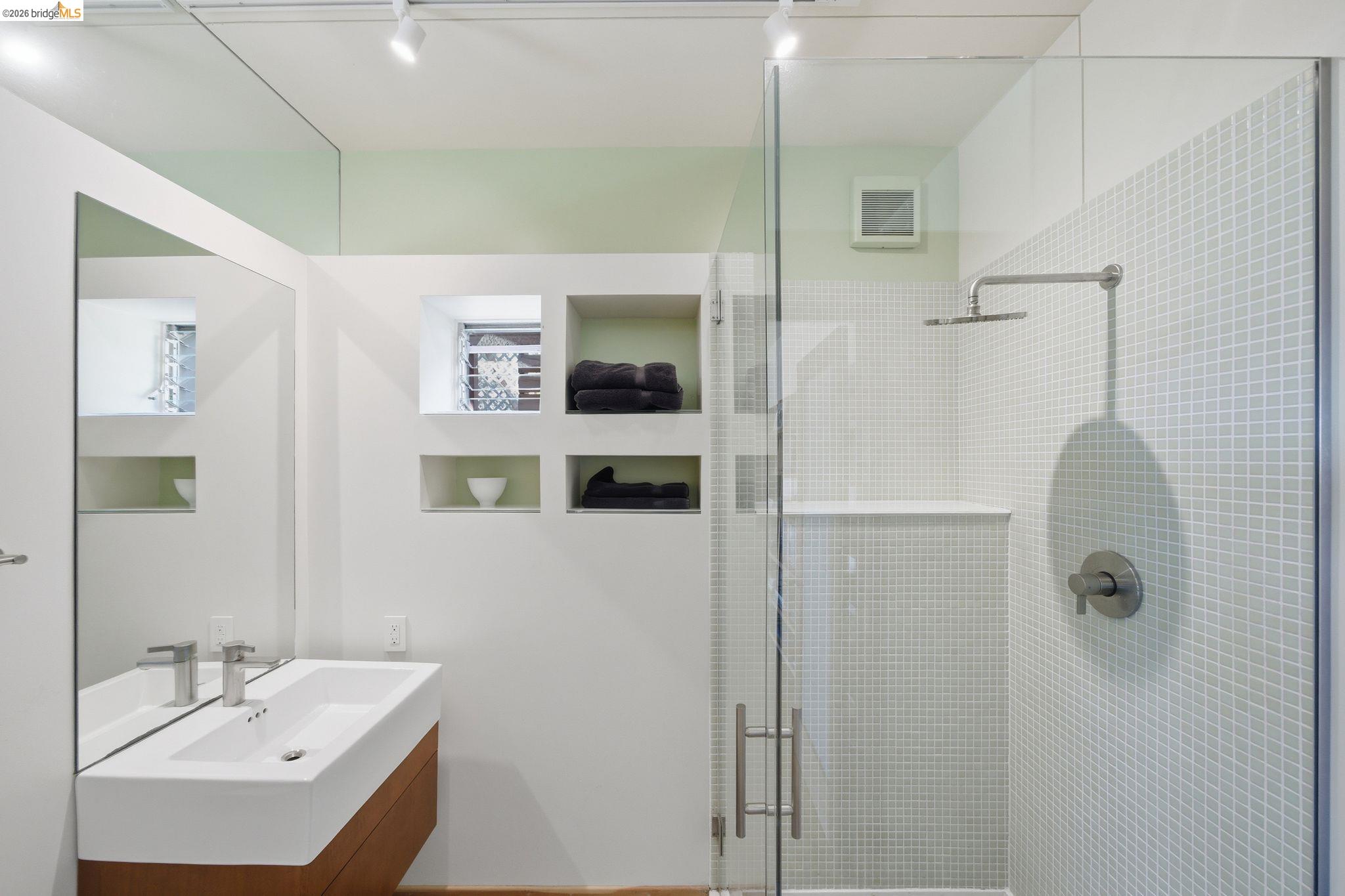 Detail Gallery Image 39 of 54 For 606 Grizzly Peak Boulevard, Berkeley,  CA 94708 - 4 Beds | 3 Baths