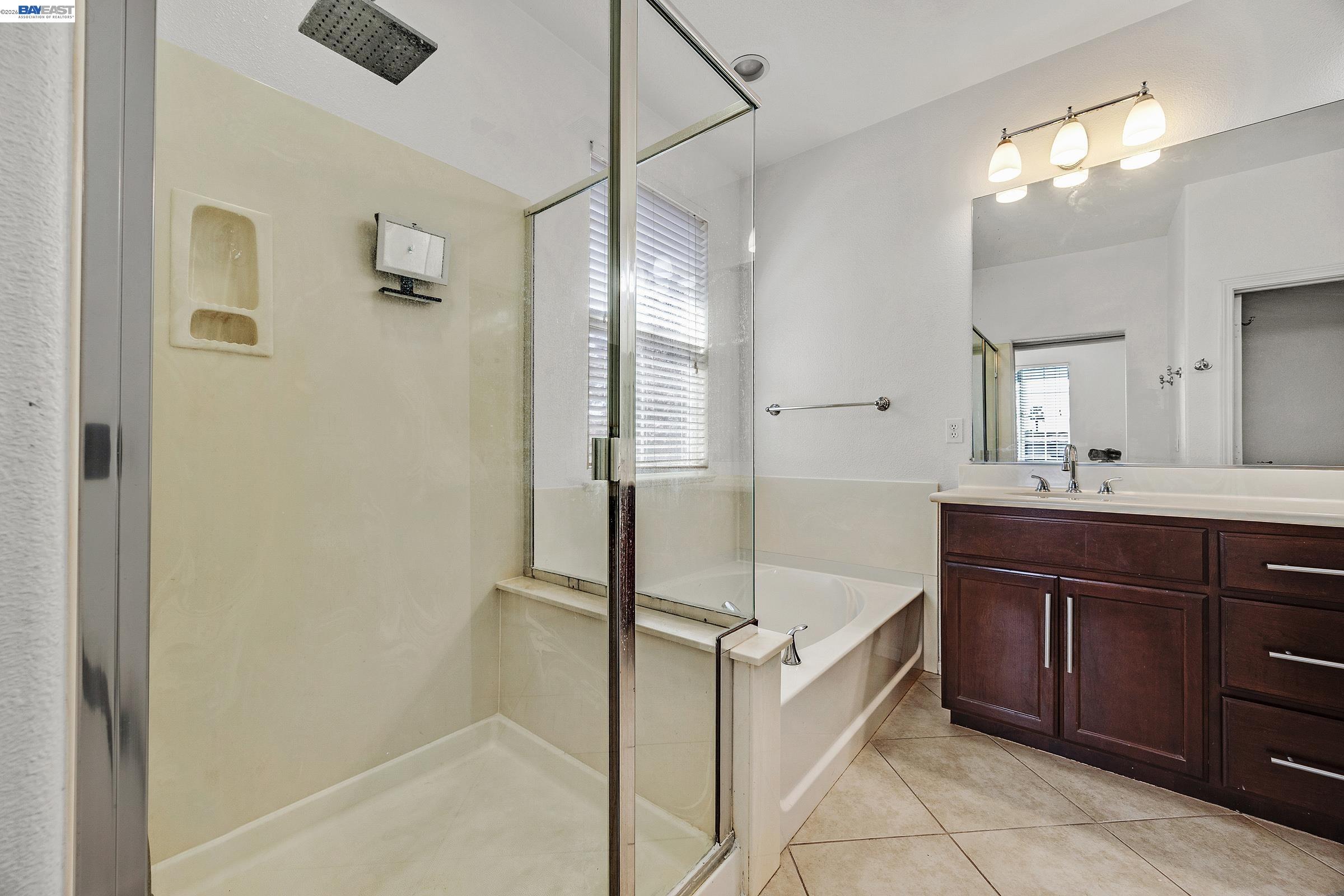 Detail Gallery Image 32 of 52 For 576 Herb White Way, Pittsburg,  CA 94565 - 4 Beds | 3 Baths