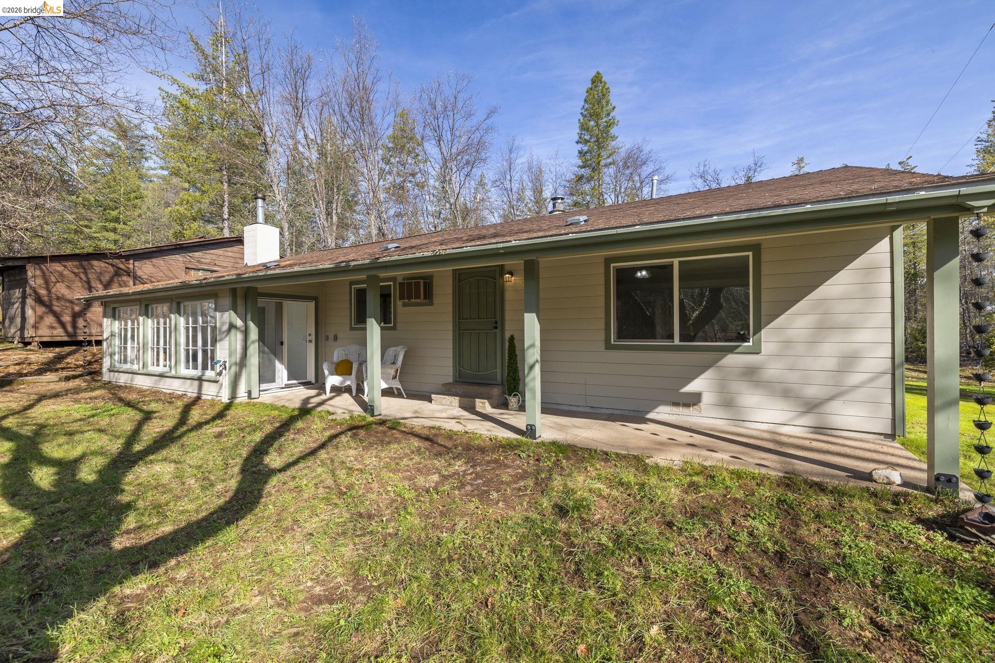 Detail Gallery Image 4 of 41 For 9721 Manzanita Way, Coulterville,  CA 95311 - 3 Beds | 2 Baths