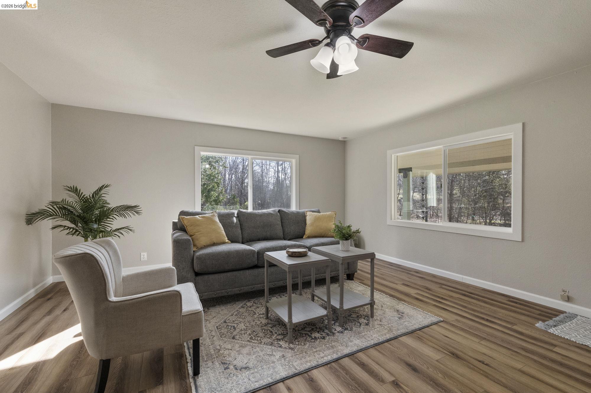 Detail Gallery Image 6 of 41 For 9721 Manzanita Way, Coulterville,  CA 95311 - 3 Beds | 2 Baths