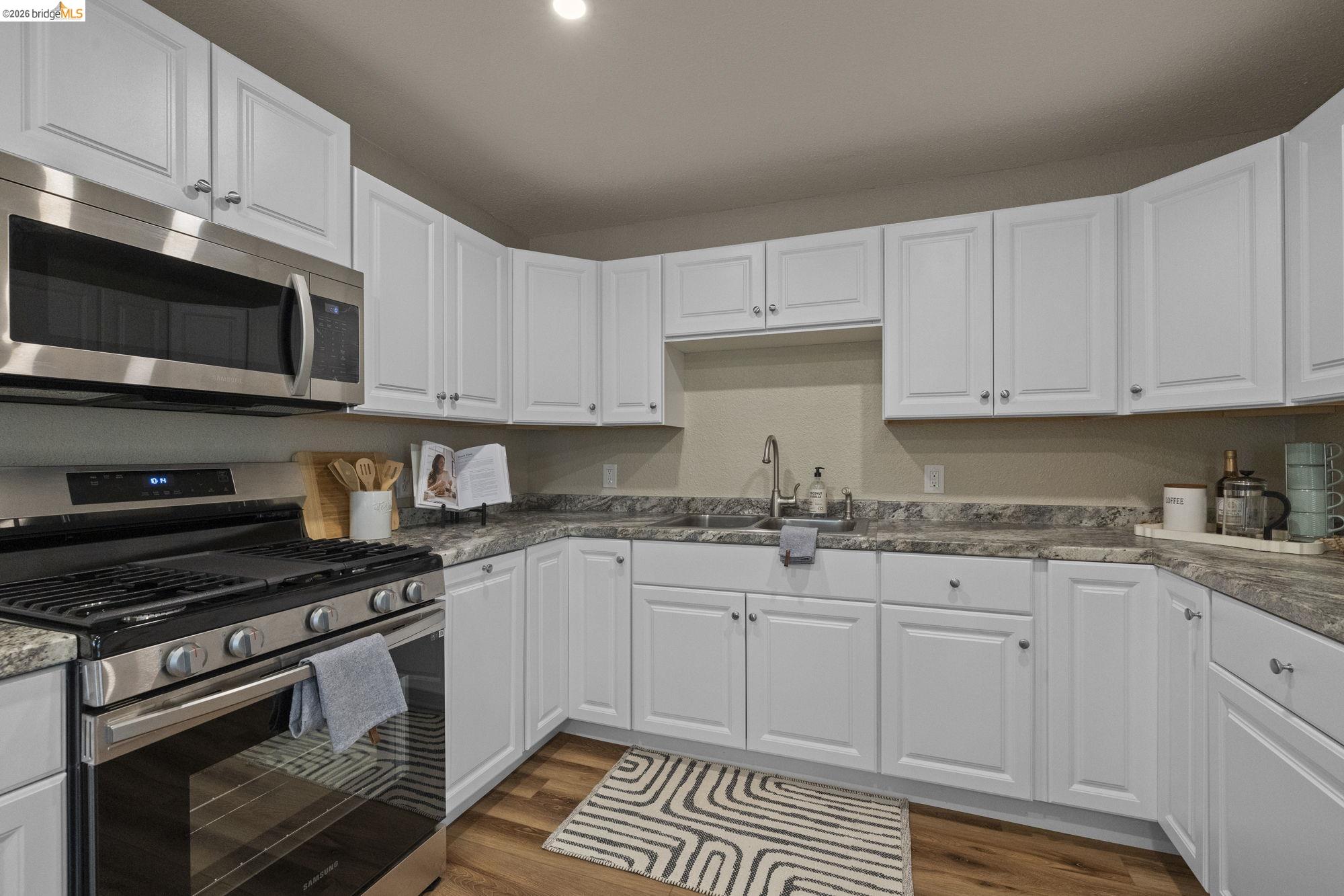 Detail Gallery Image 10 of 41 For 9721 Manzanita Way, Coulterville,  CA 95311 - 3 Beds | 2 Baths