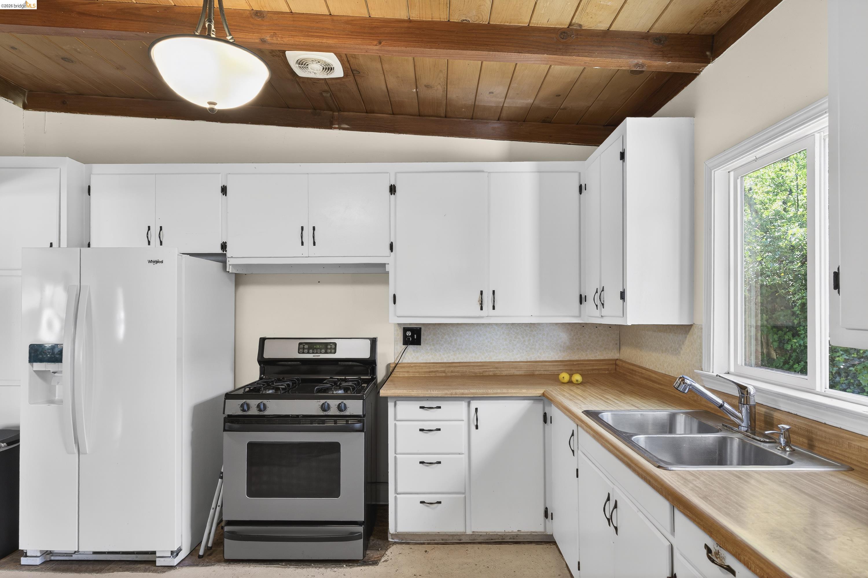 Detail Gallery Image 12 of 58 For 1050 Sierra Ave, Martinez,  CA 94553 - 3 Beds | 2 Baths